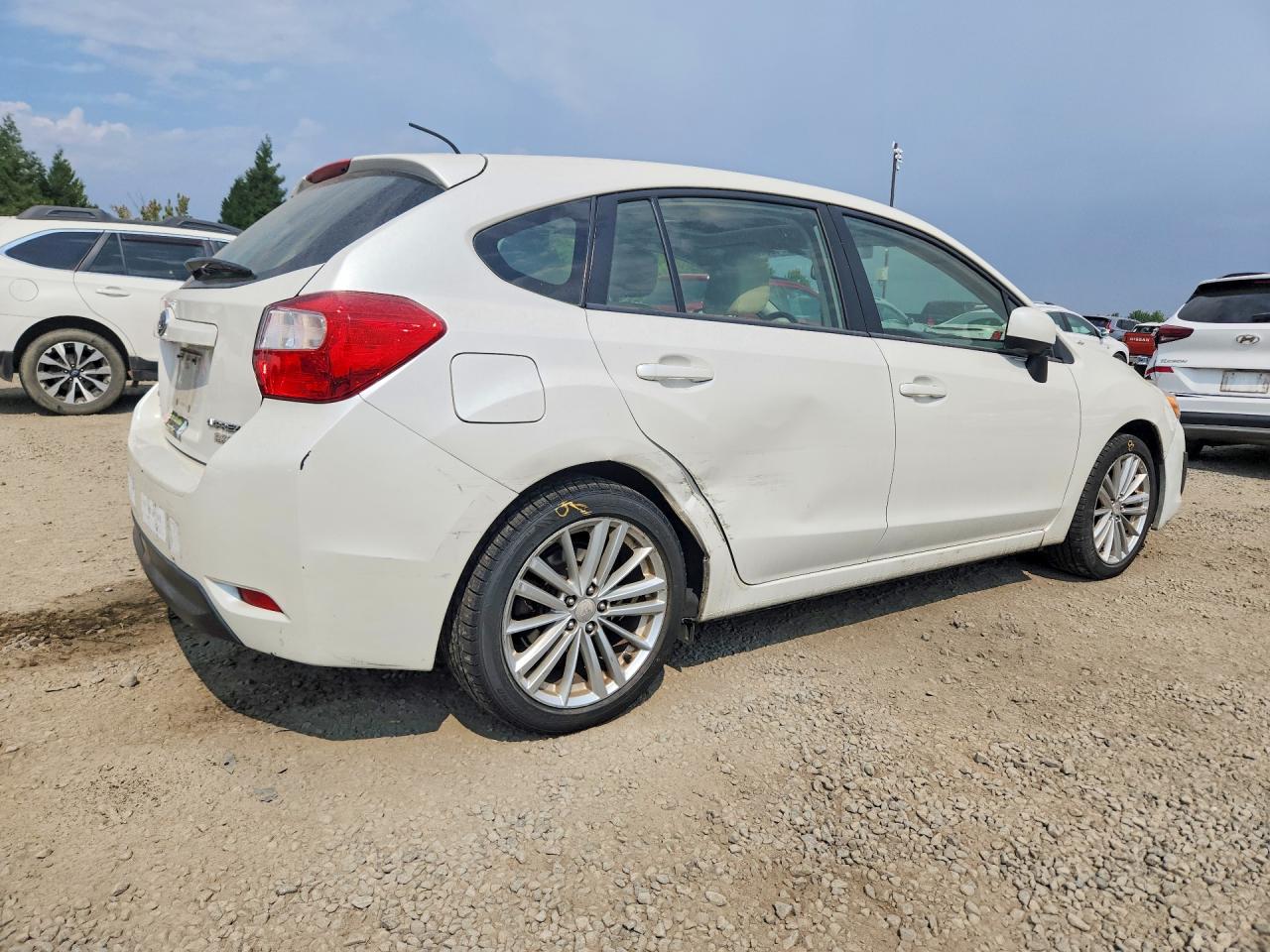 2014 Subaru Impreza Premium White vin: JF1GPAD65E8259287