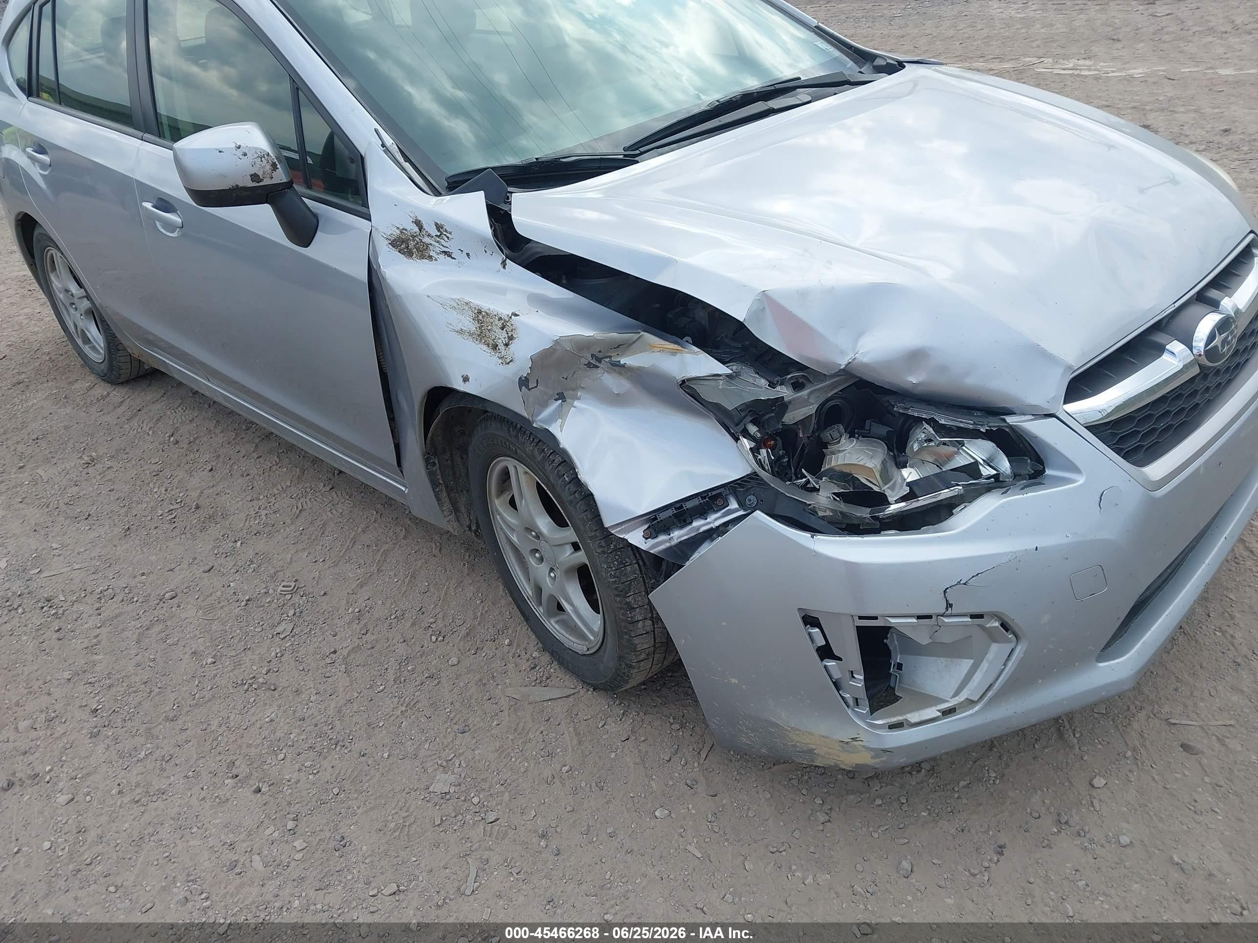 2014 Subaru Impreza 2.0i Premium Silver vin: JF1GPAD67E8275619