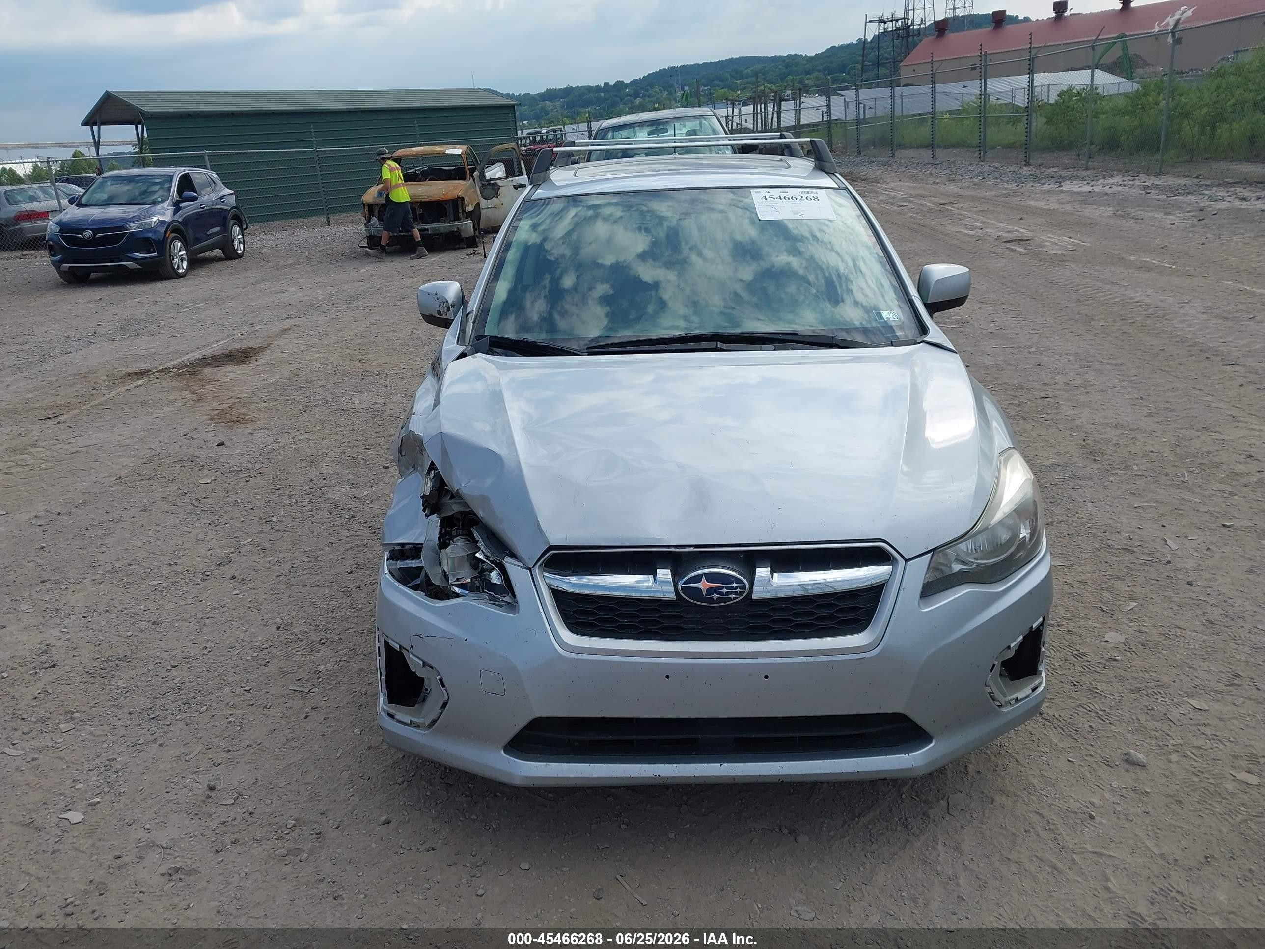 2014 Subaru Impreza 2.0i Premium Silver vin: JF1GPAD67E8275619