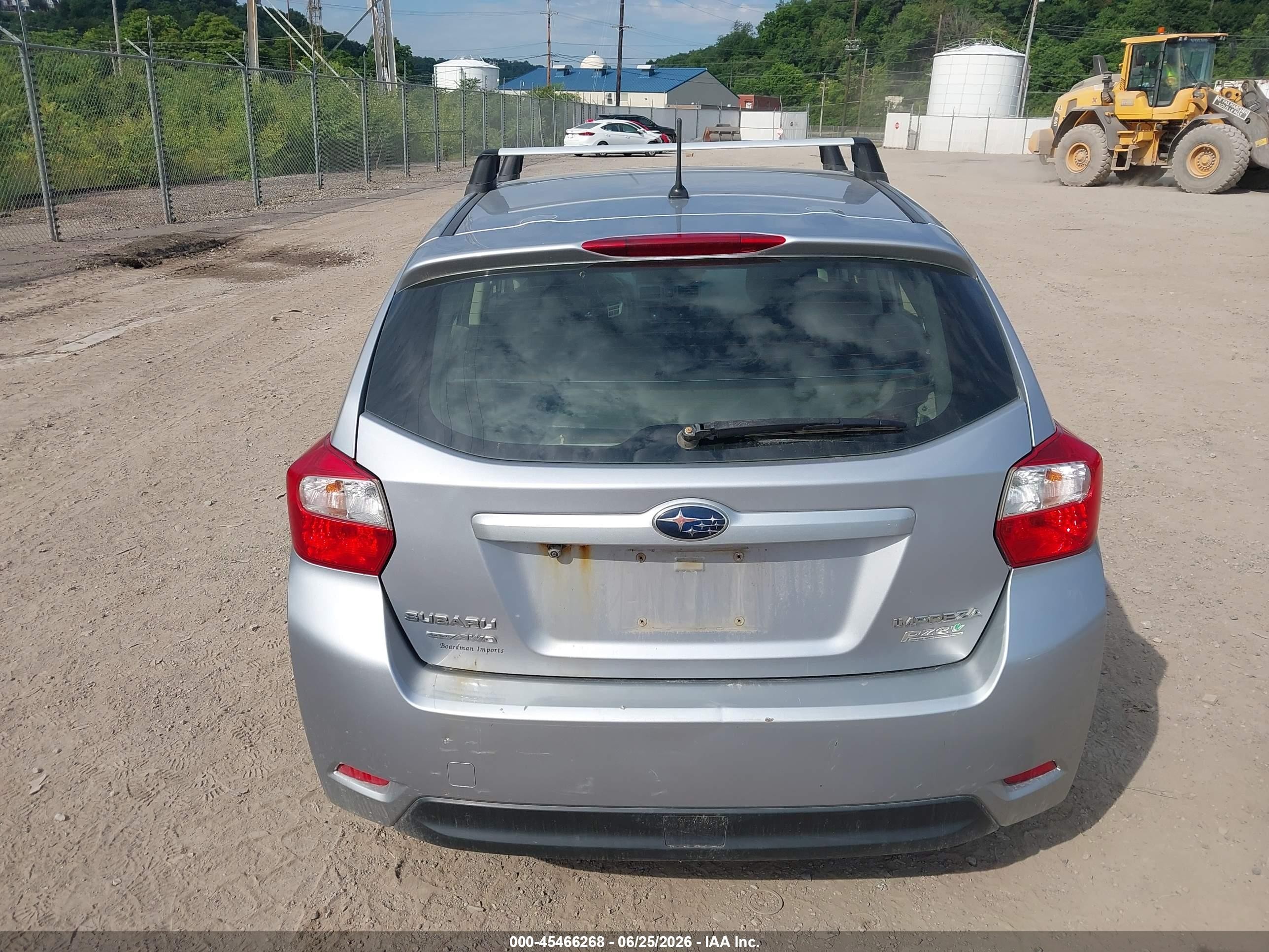 2014 Subaru Impreza 2.0i Premium Silver vin: JF1GPAD67E8275619