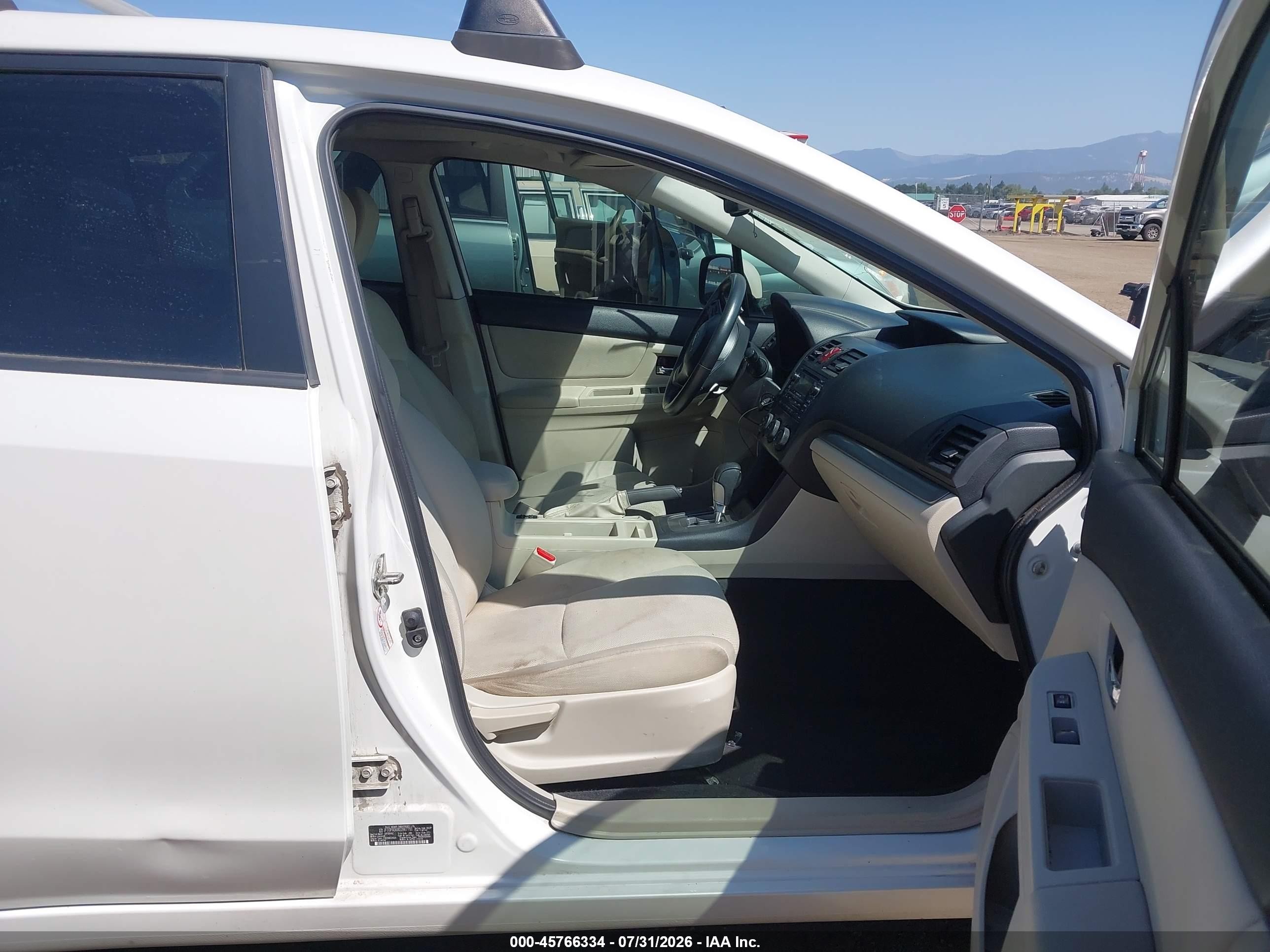 2013 Subaru Impreza 2.0i Premium White vin: JF1GPAD68D2867791