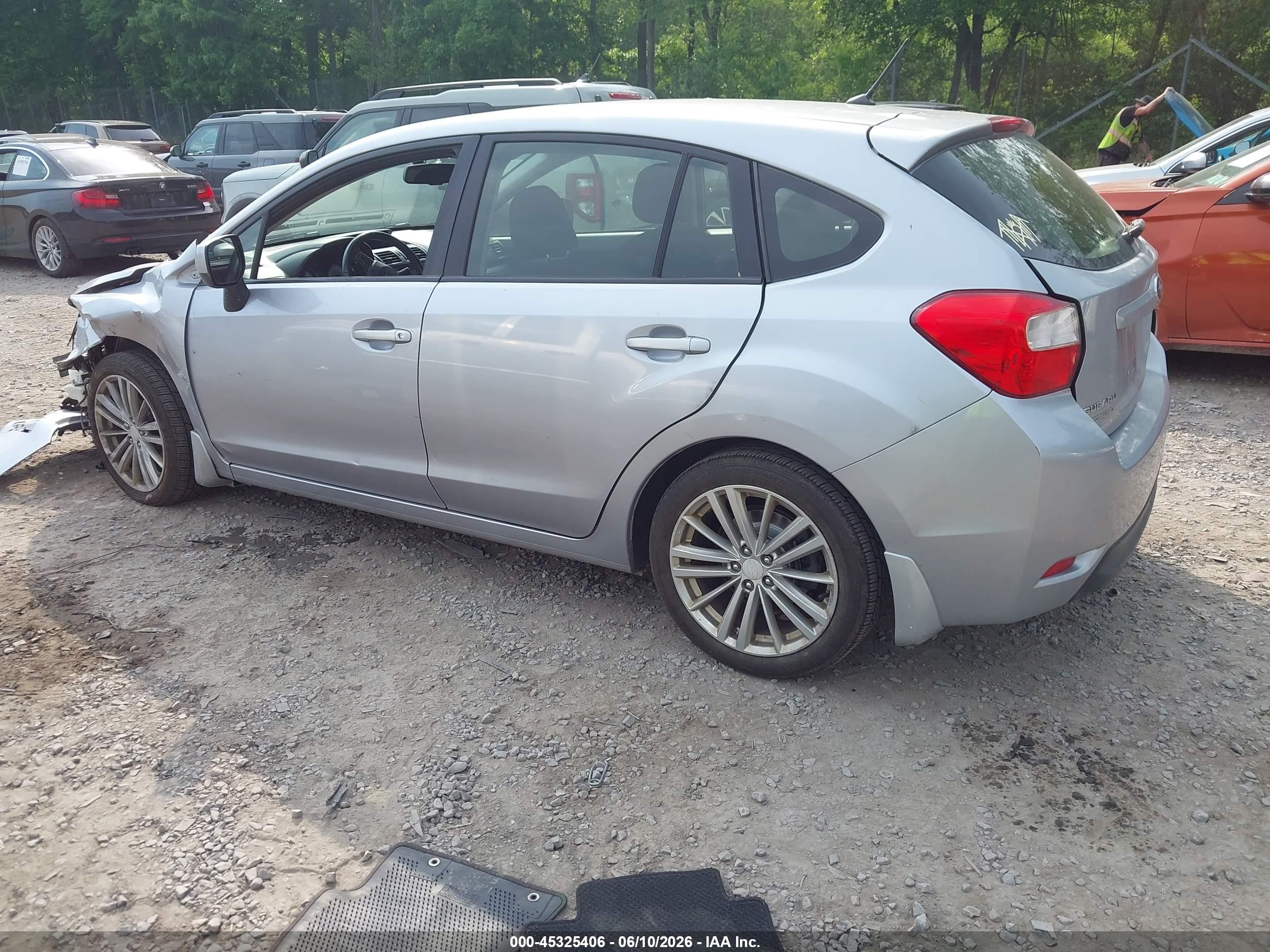 2014 Subaru Impreza 2.0i Premium Silver vin: JF1GPAD6XE8281138