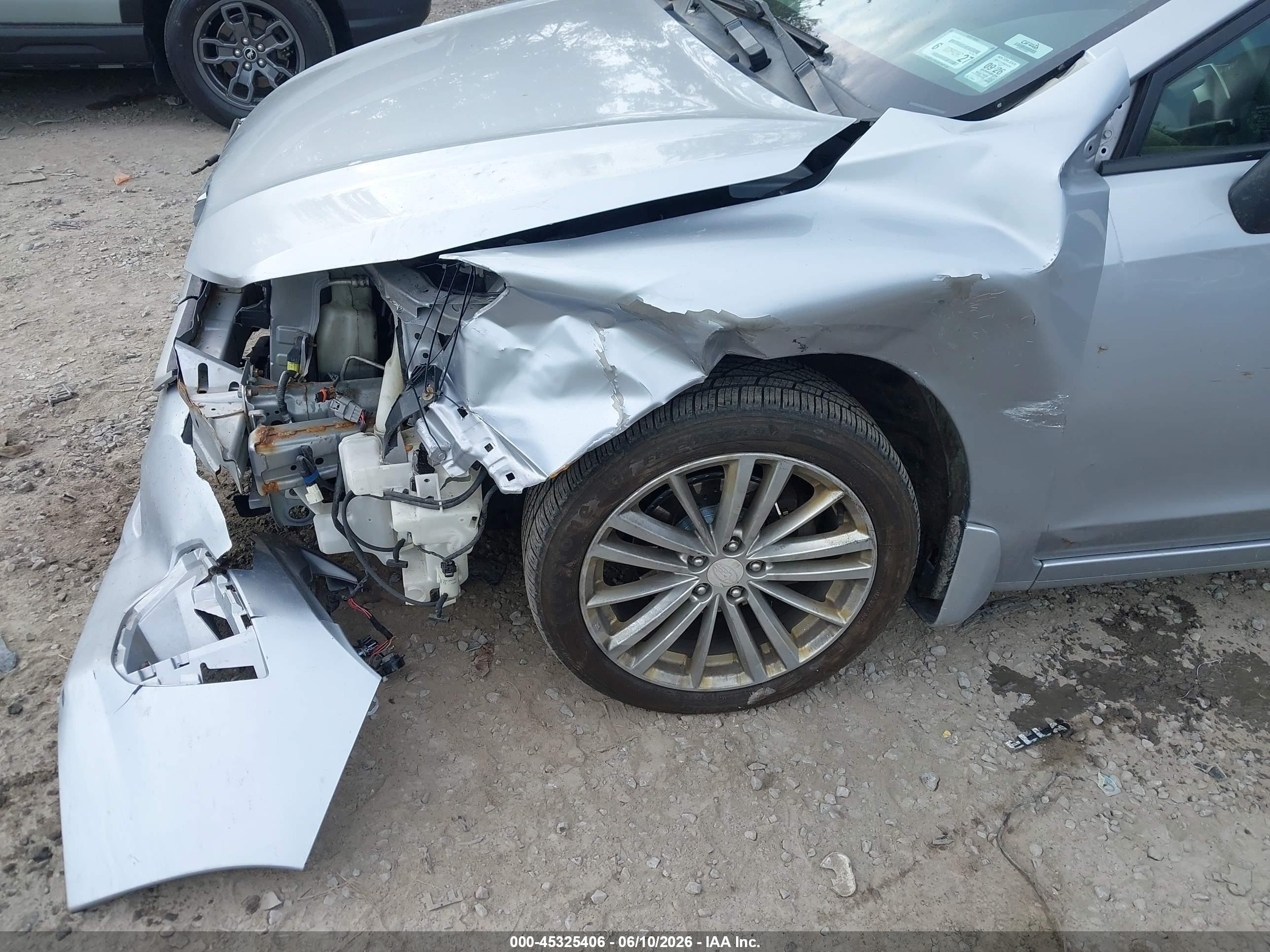 2014 Subaru Impreza 2.0i Premium Silver vin: JF1GPAD6XE8281138