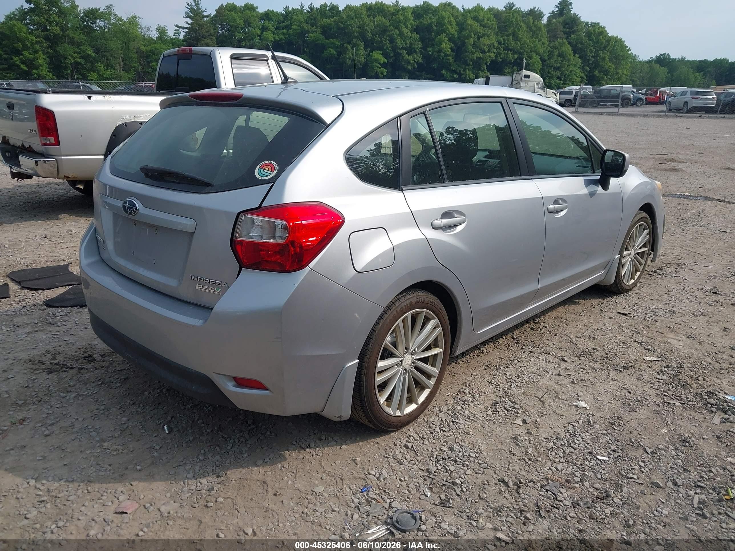 2014 Subaru Impreza 2.0i Premium Silver vin: JF1GPAD6XE8281138