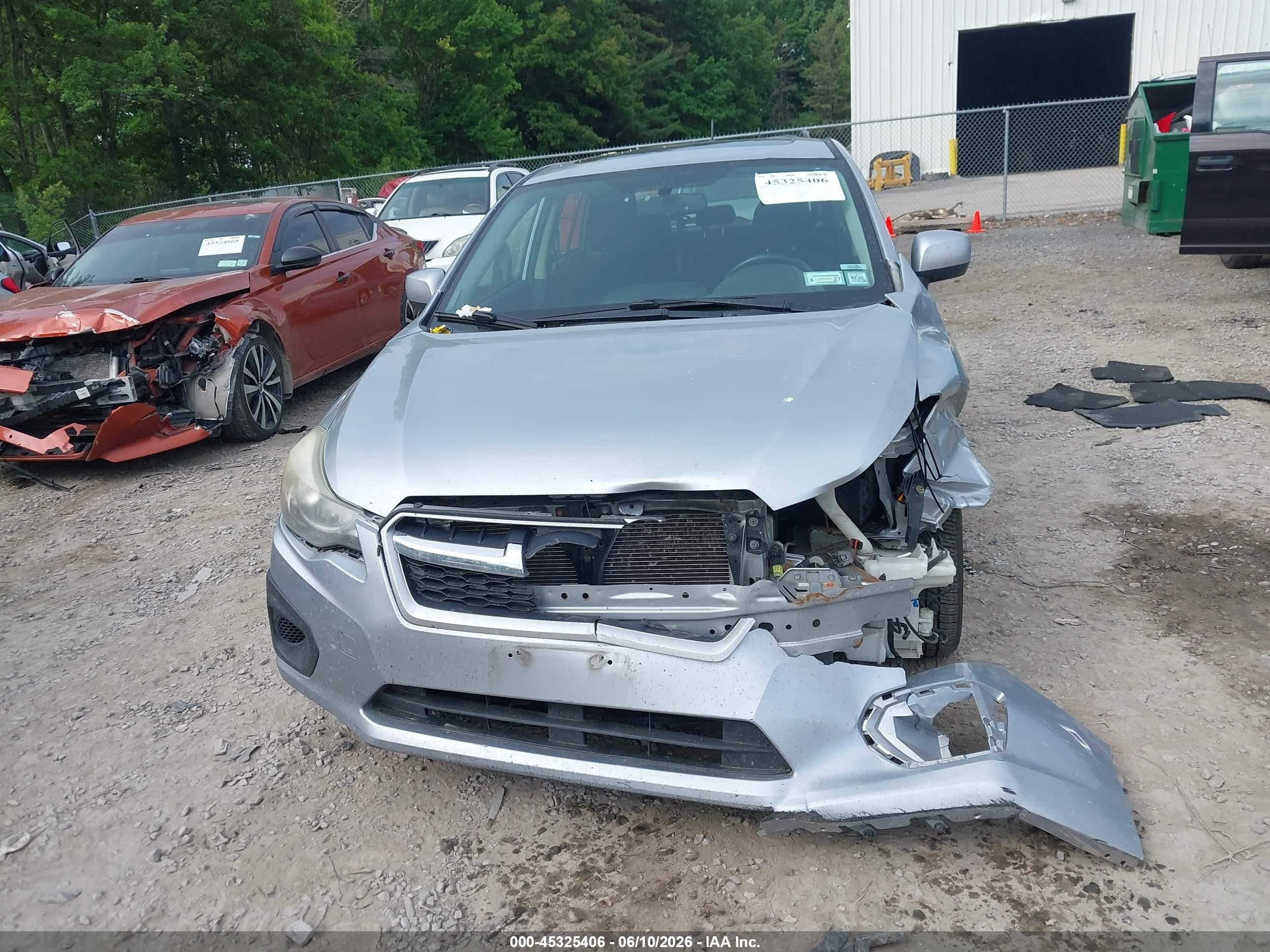 2014 Subaru Impreza 2.0i Premium Silver vin: JF1GPAD6XE8281138