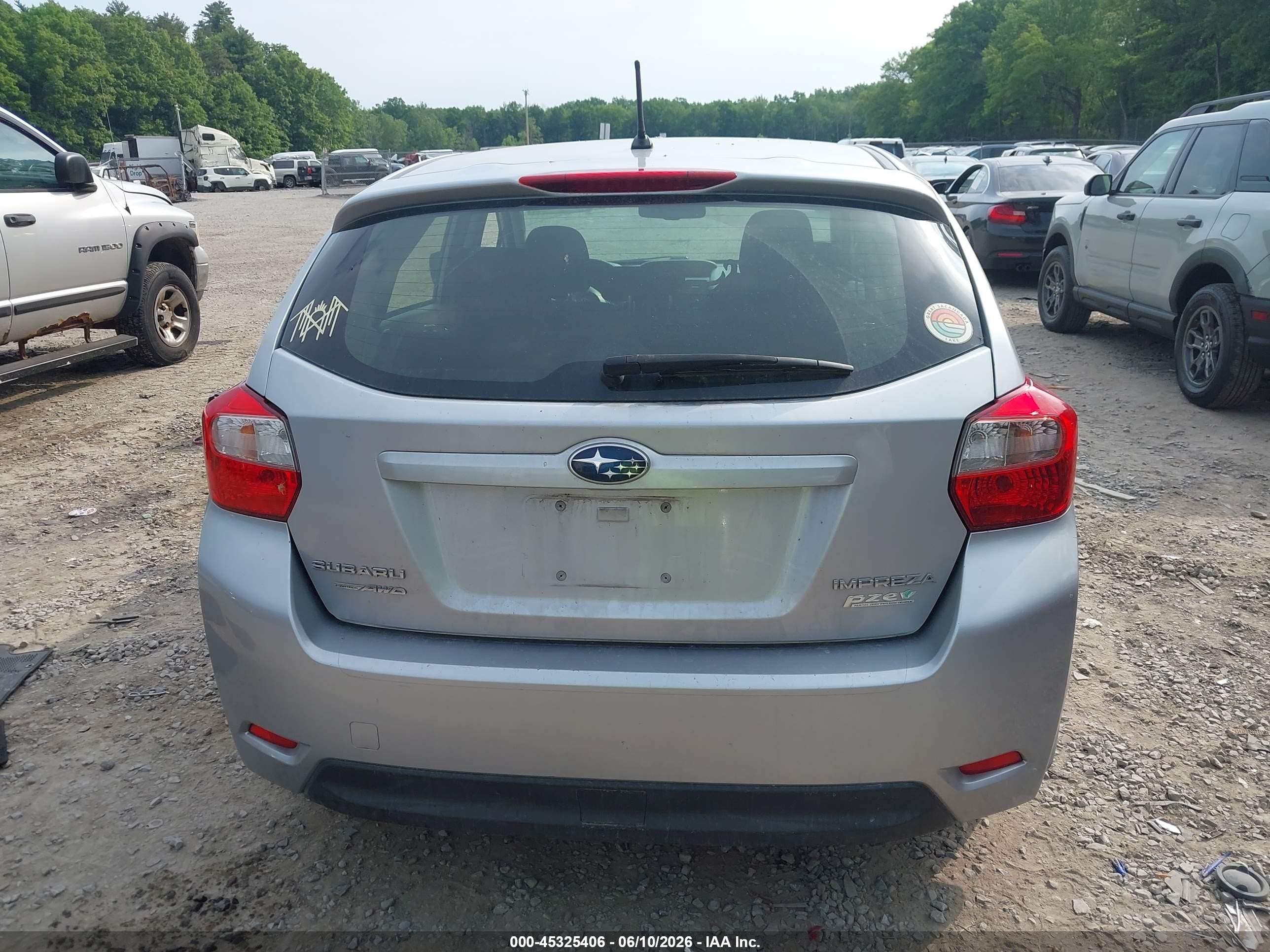 2014 Subaru Impreza 2.0i Premium Silver vin: JF1GPAD6XE8281138