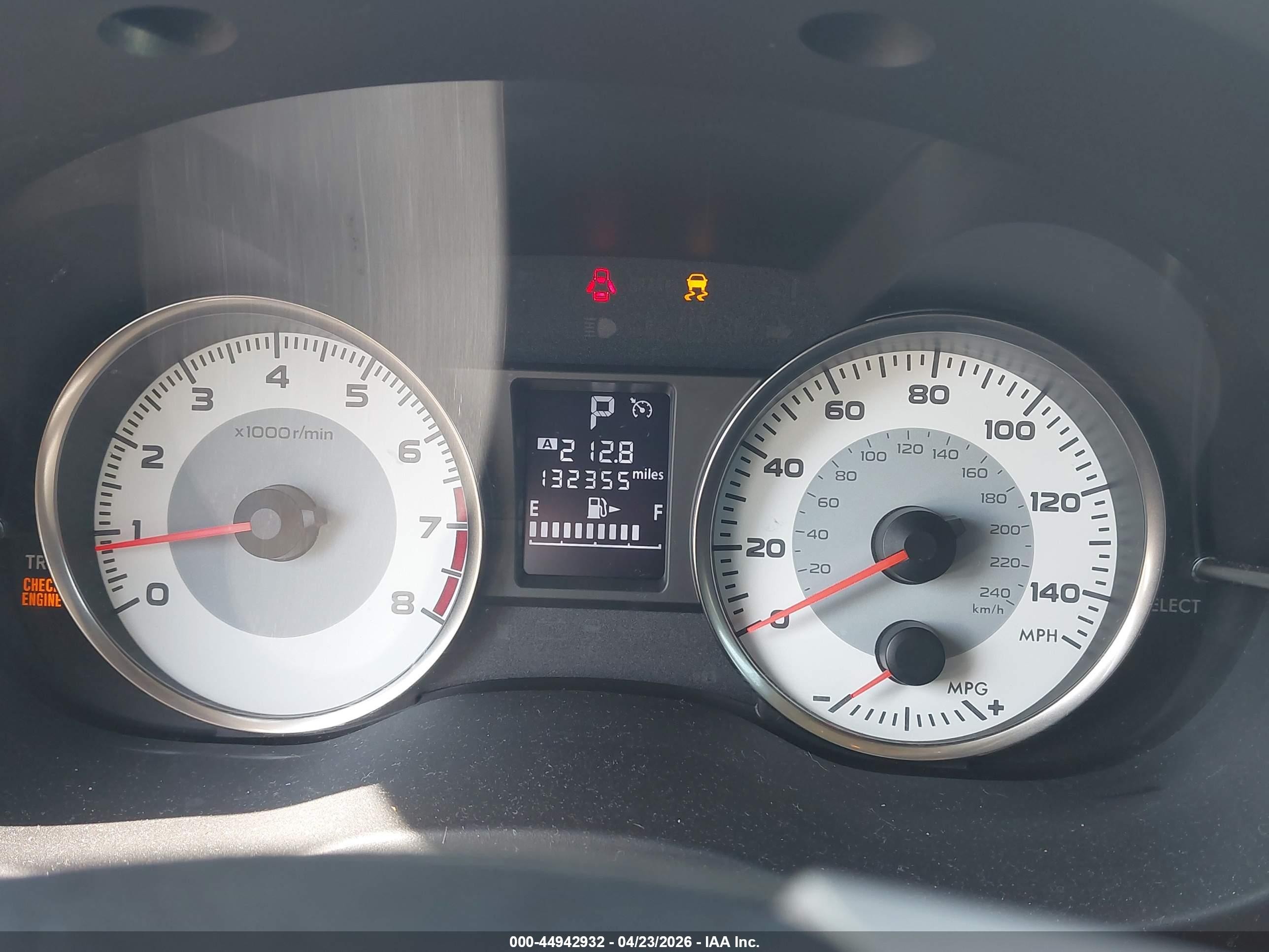 2014 Subaru Impreza 2.0i Limited White vin: JF1GPAK65E8231833