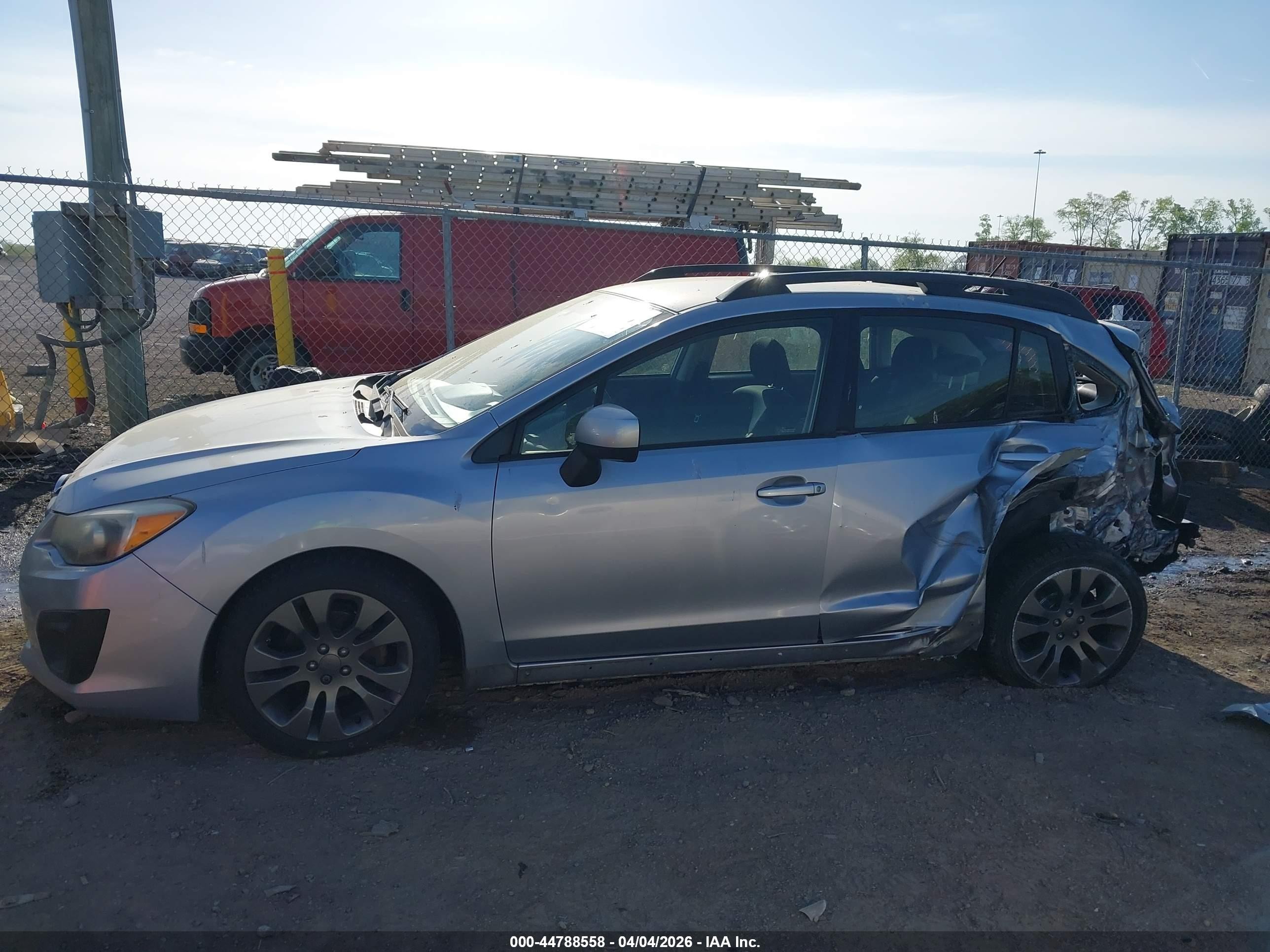 2014 Subaru Impreza 2.0i Sport Premium Silver vin: JF1GPAL63E8219419