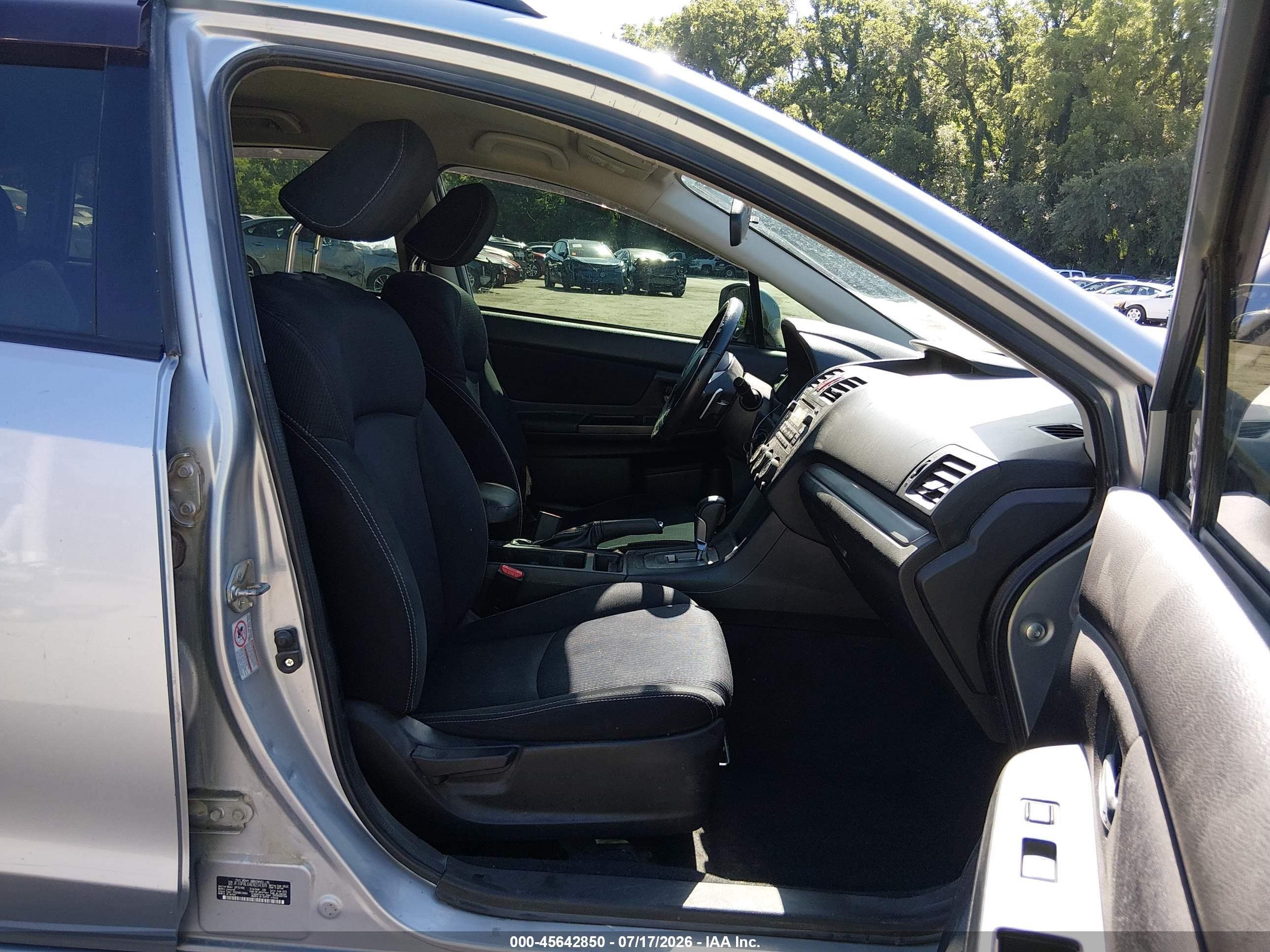 2014 Subaru Impreza 2.0i Sport Premium Silver vin: JF1GPAL64E8214309