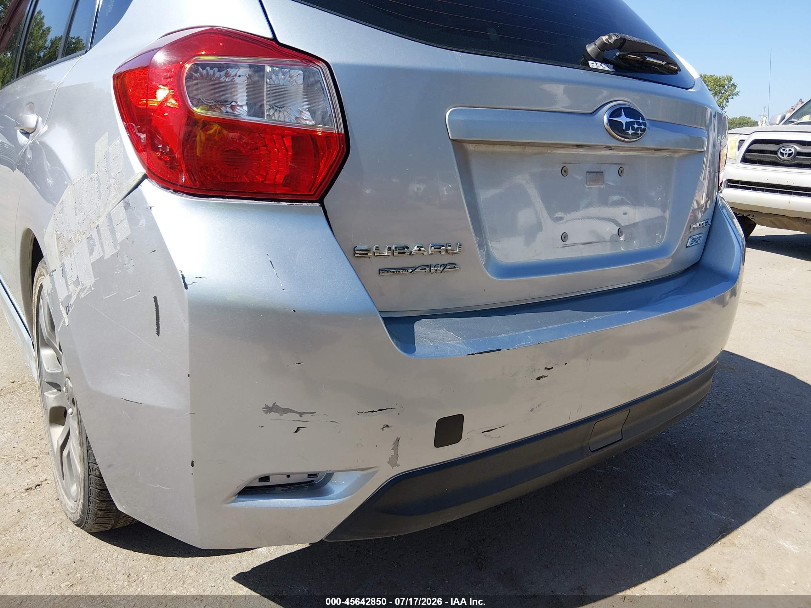 2014 Subaru Impreza 2.0i Sport Premium Silver vin: JF1GPAL64E8214309