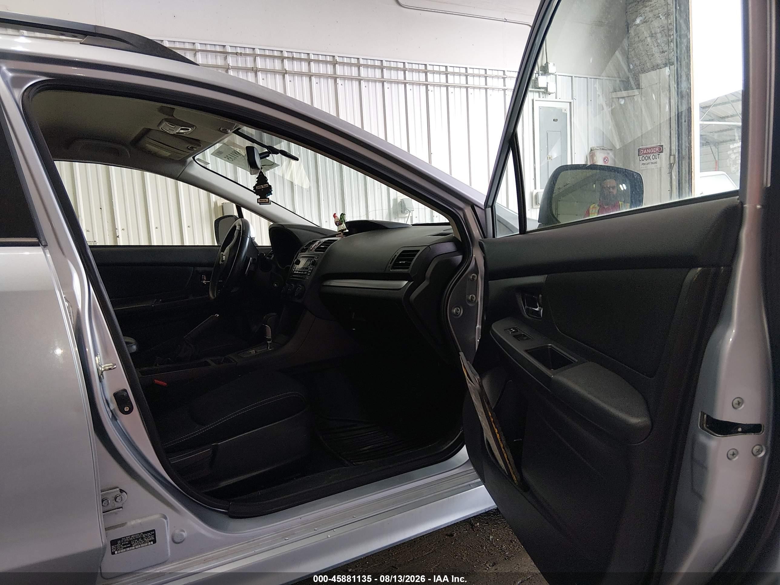2014 Subaru Impreza 2.0i Sport Premium Silver vin: JF1GPAL64E8239243