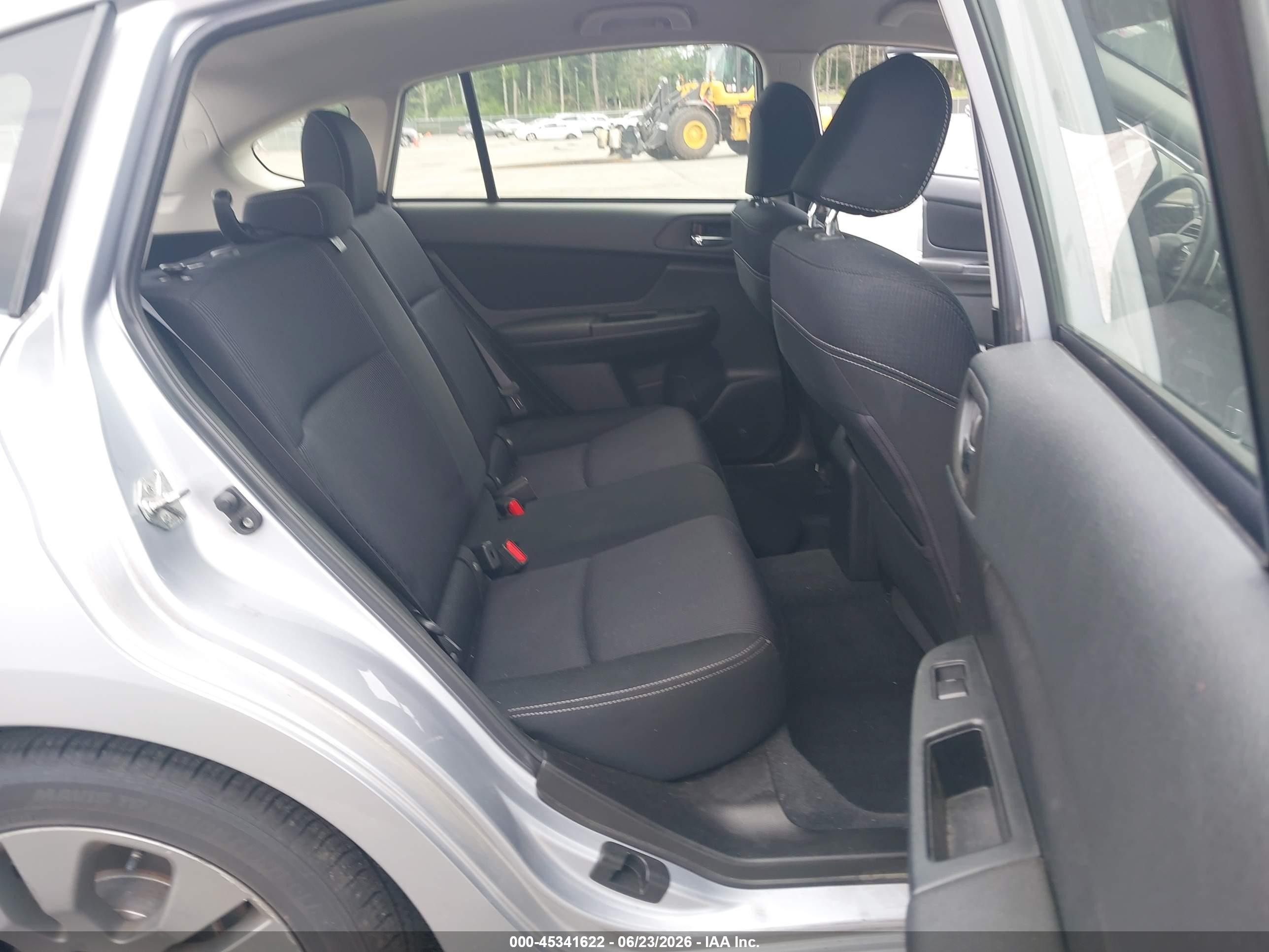 2013 Subaru Impreza 2.0i Sport Premium Silver vin: JF1GPAL65D2897168