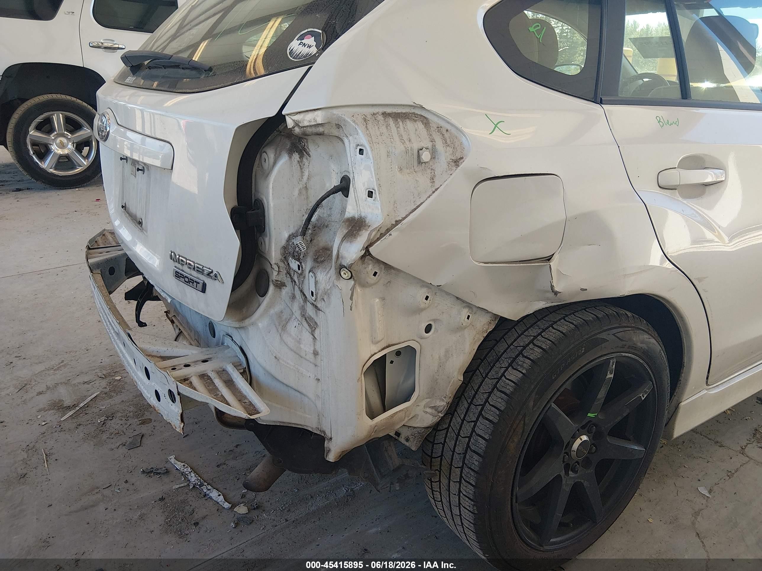 2013 Subaru Impreza 2.0i Sport Premium Белый vin: JF1GPAL68D2870739