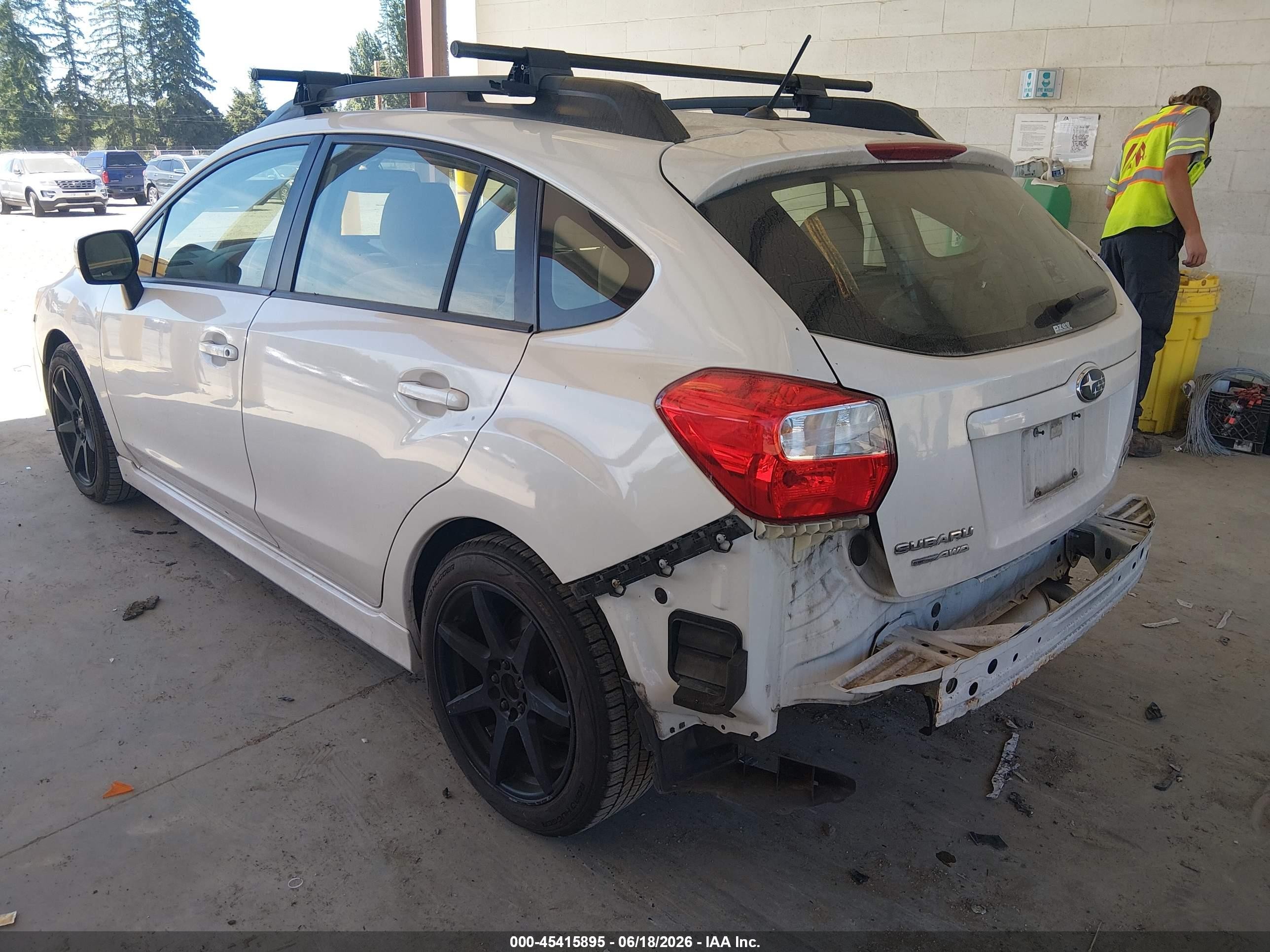 2013 Subaru Impreza 2.0i Sport Premium Белый vin: JF1GPAL68D2870739