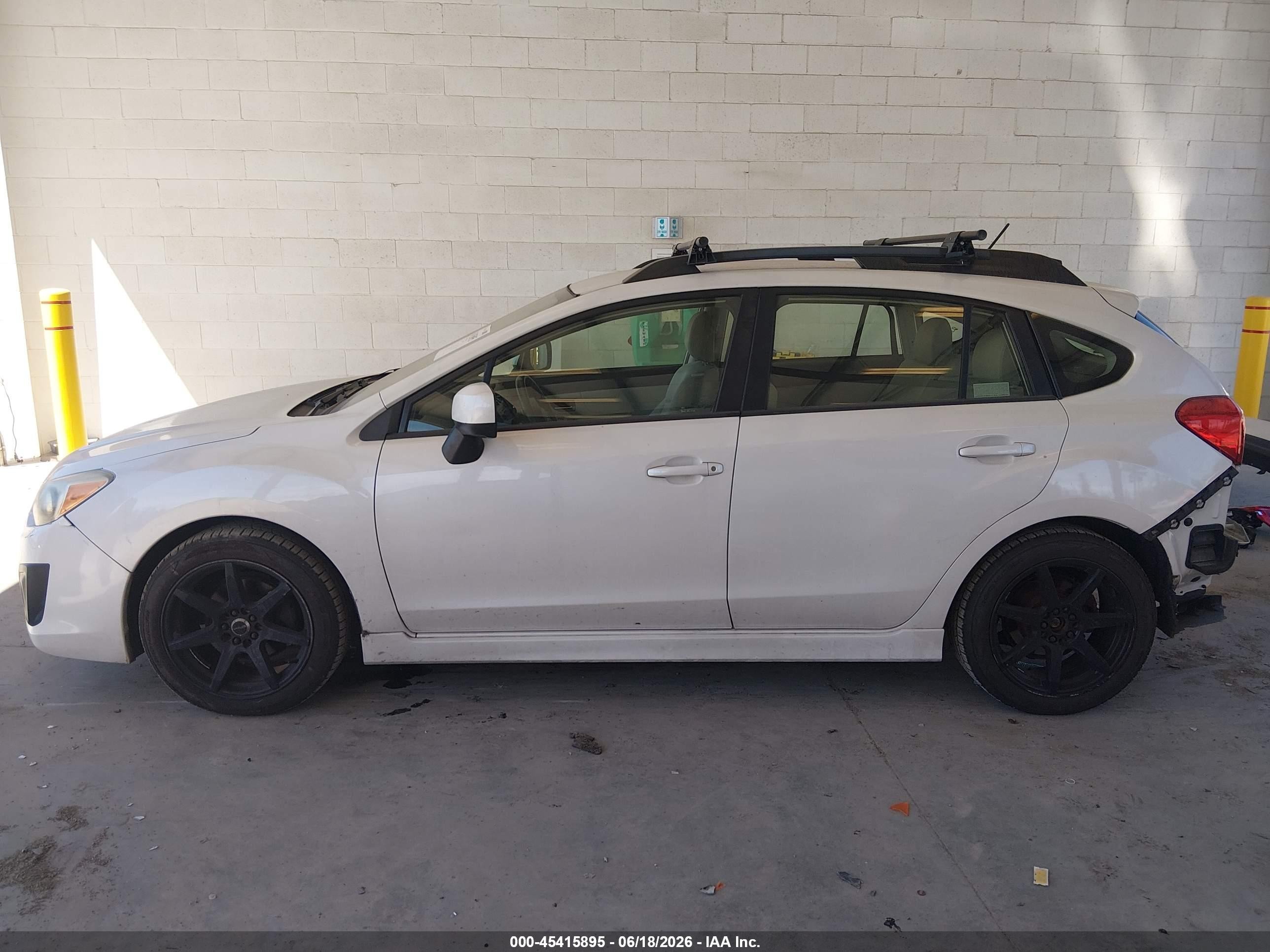 2013 Subaru Impreza 2.0i Sport Premium Белый vin: JF1GPAL68D2870739