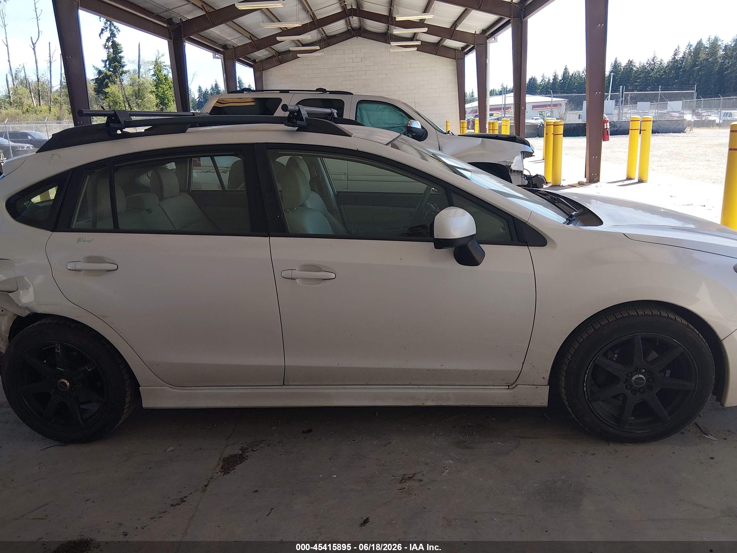 2013 Subaru Impreza 2.0i Sport Premium Белый vin: JF1GPAL68D2870739
