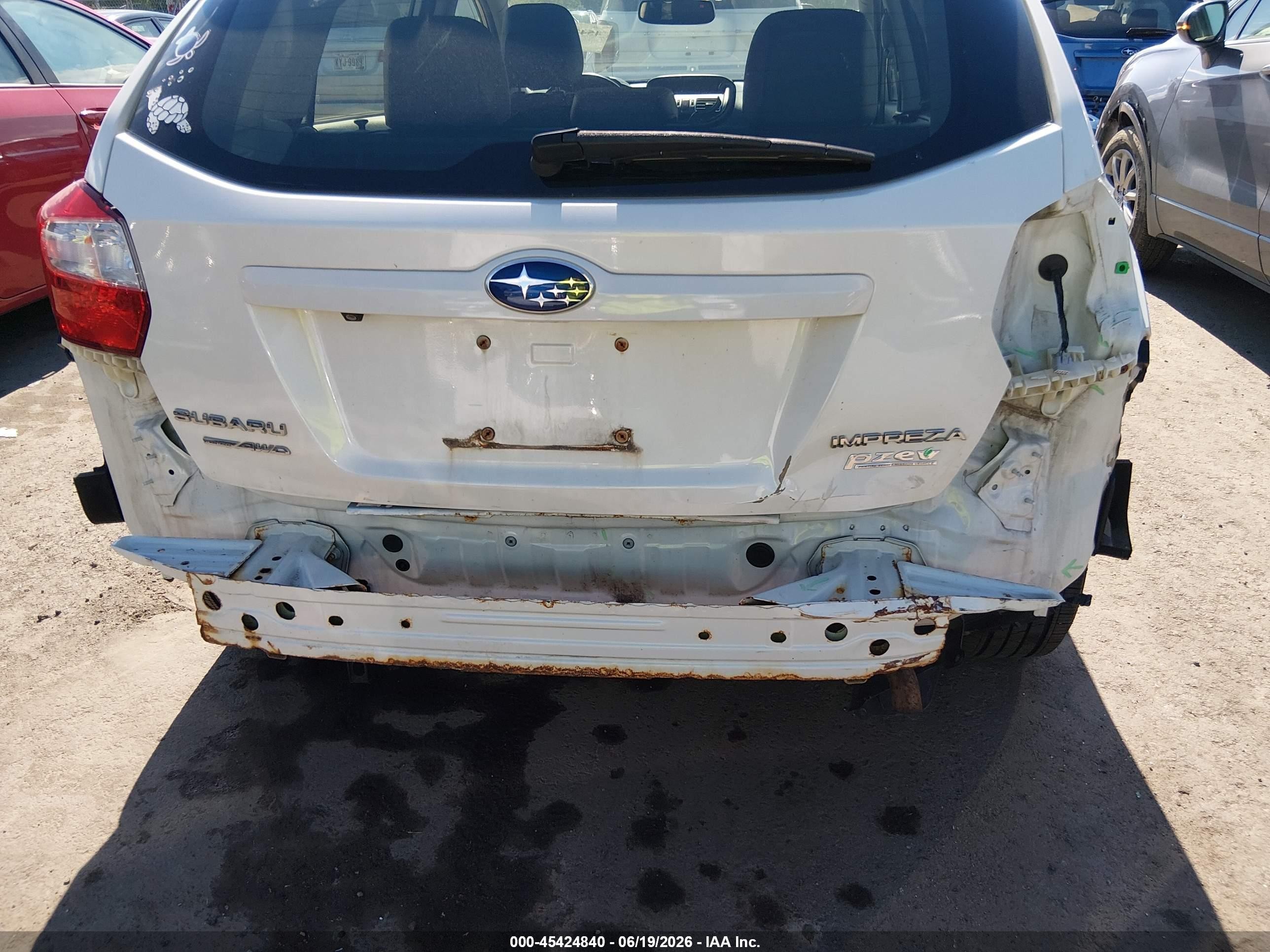 2015 Subaru Impreza 2.0i Limited White vin: JF1GPAM64FH323935