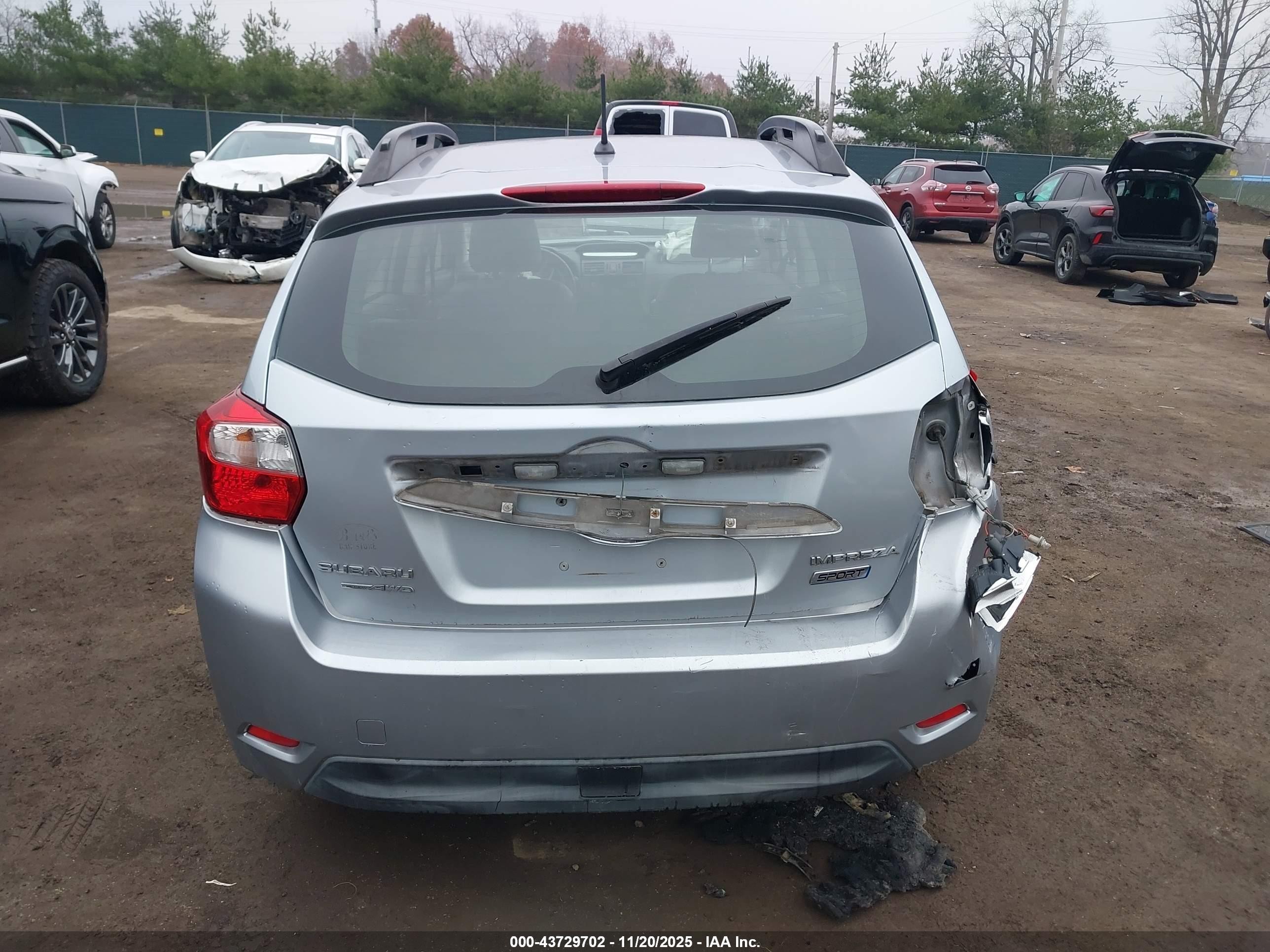 2013 Subaru Impreza 2.0i Sport Limited Silver vin: JF1GPAR65D2801580