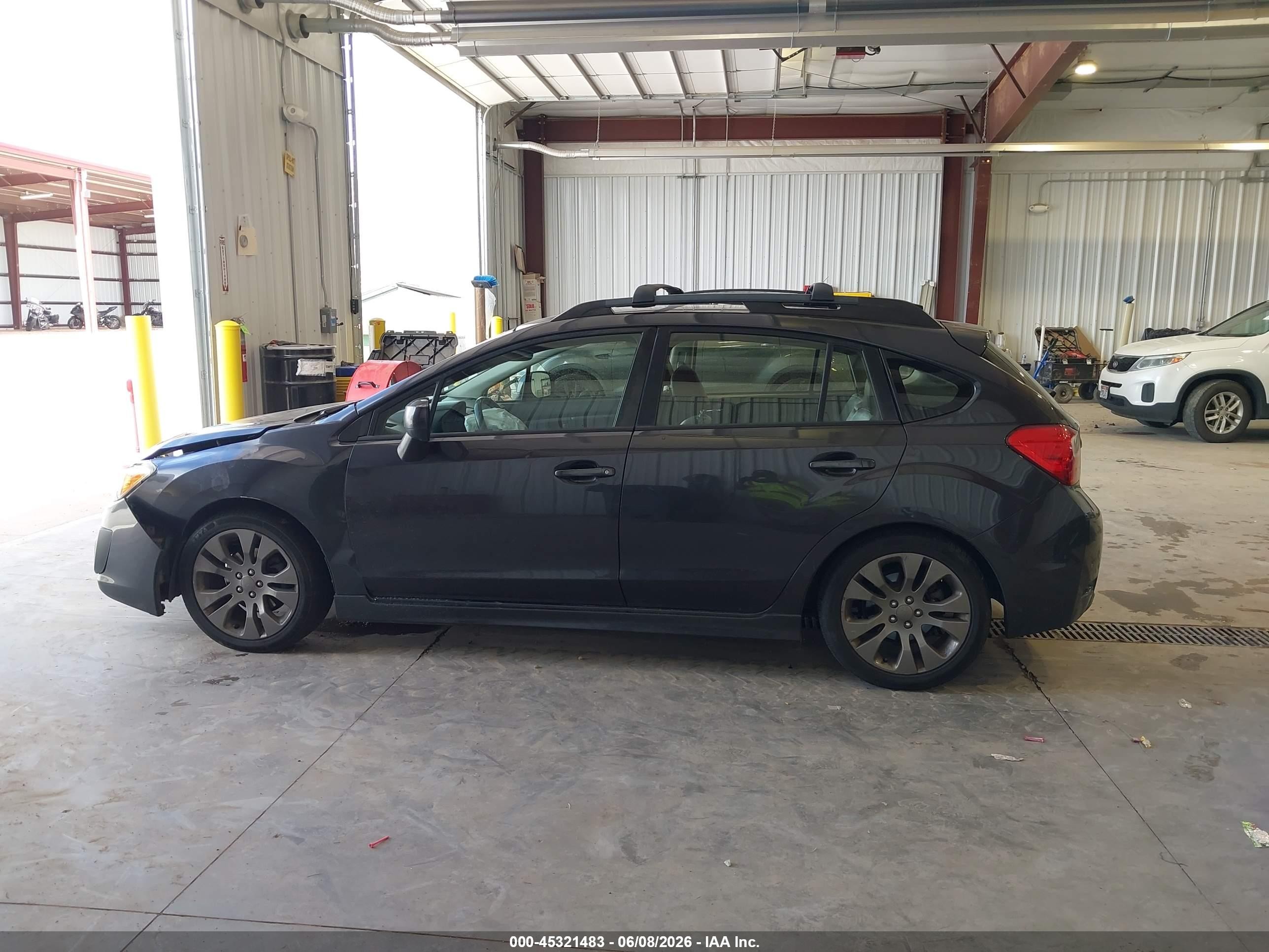 2014 Subaru Impreza 2.0i Sport Limited Gray vin: JF1GPAR69E8224311