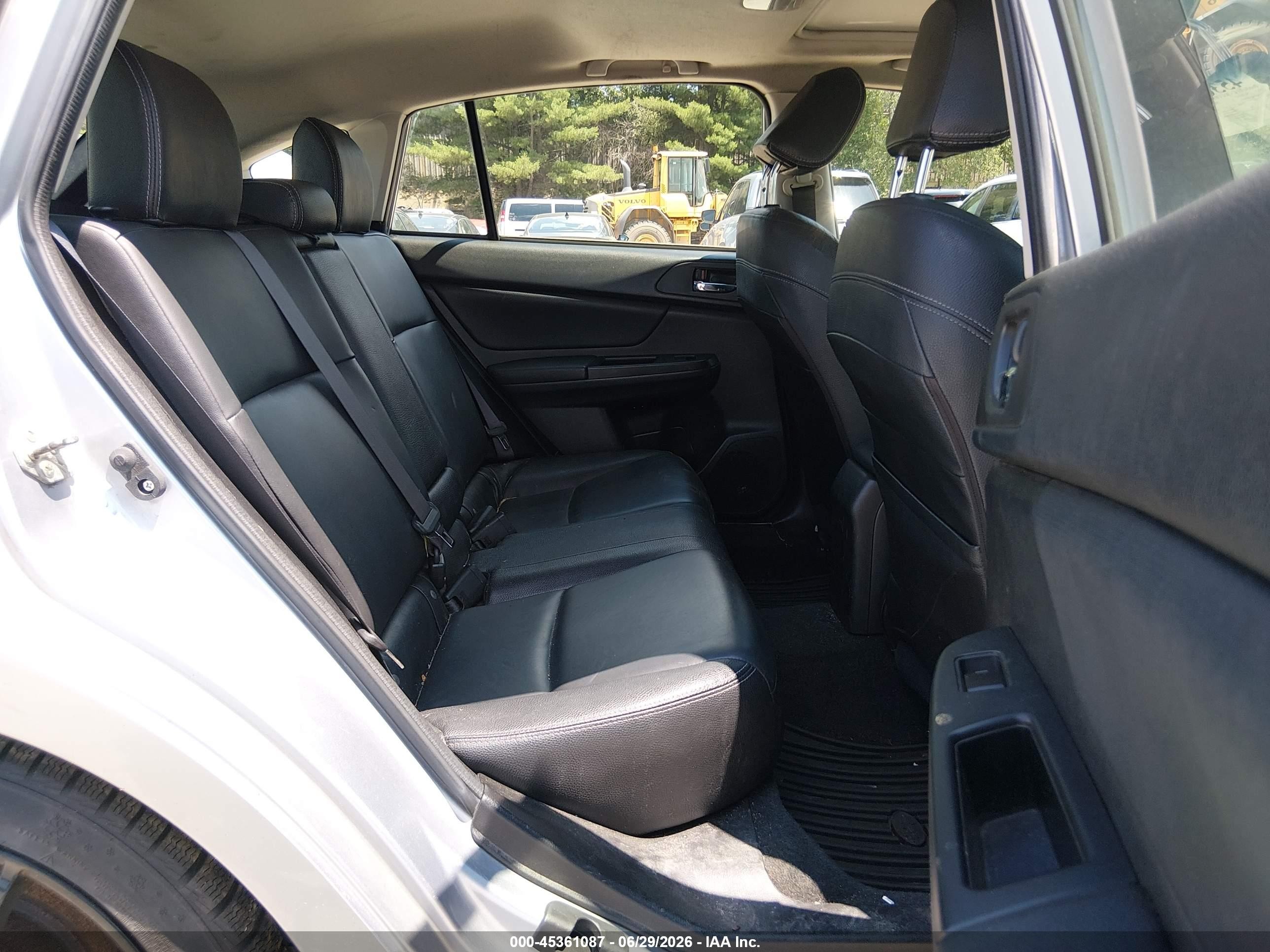 2013 Subaru Impreza 2.0i Sport Limited Silver vin: JF1GPAS61D2886024