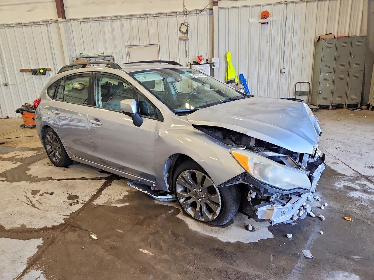 2014 Subaru Impreza Sport Limited Серебряный vin: JF1GPAS68E8296000