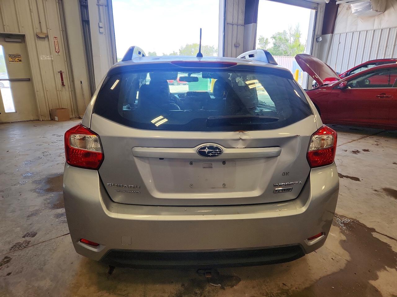 2014 Subaru Impreza Sport Limited Серебряный vin: JF1GPAS68E8296000