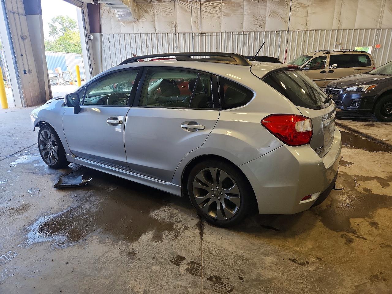 2014 Subaru Impreza Sport Limited Серебряный vin: JF1GPAS68E8296000