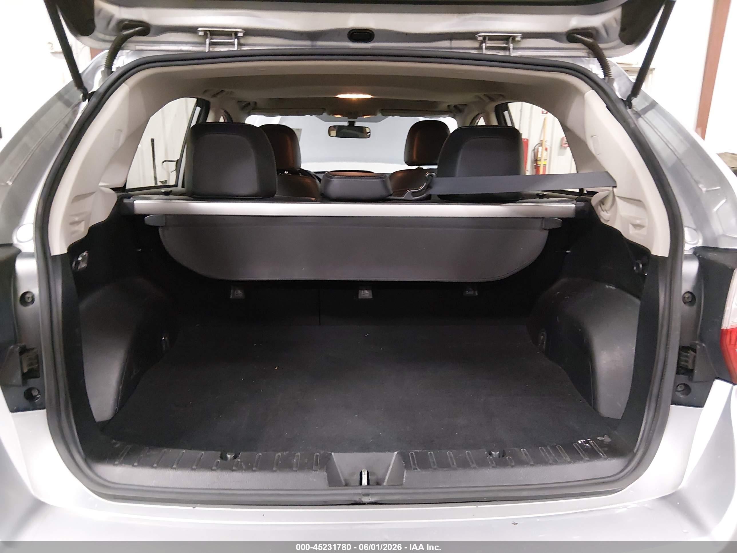 2012 Subaru Impreza 2.0i Sport Limited Серебряный vin: JF1GPAS69CH230861