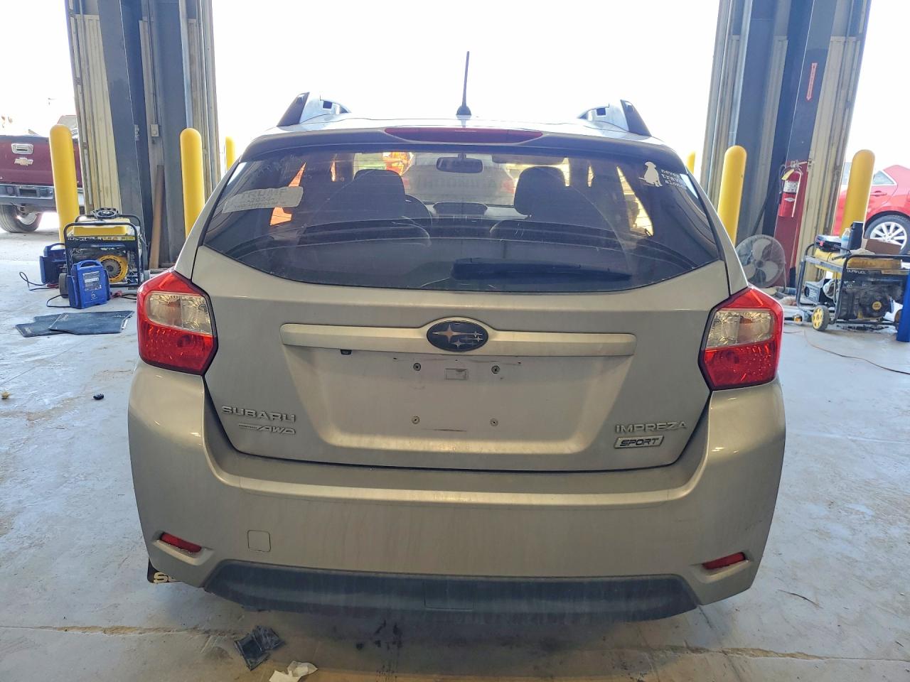 2015 Subaru Impreza Sport Silver vin: JF1GPAT65F8271541
