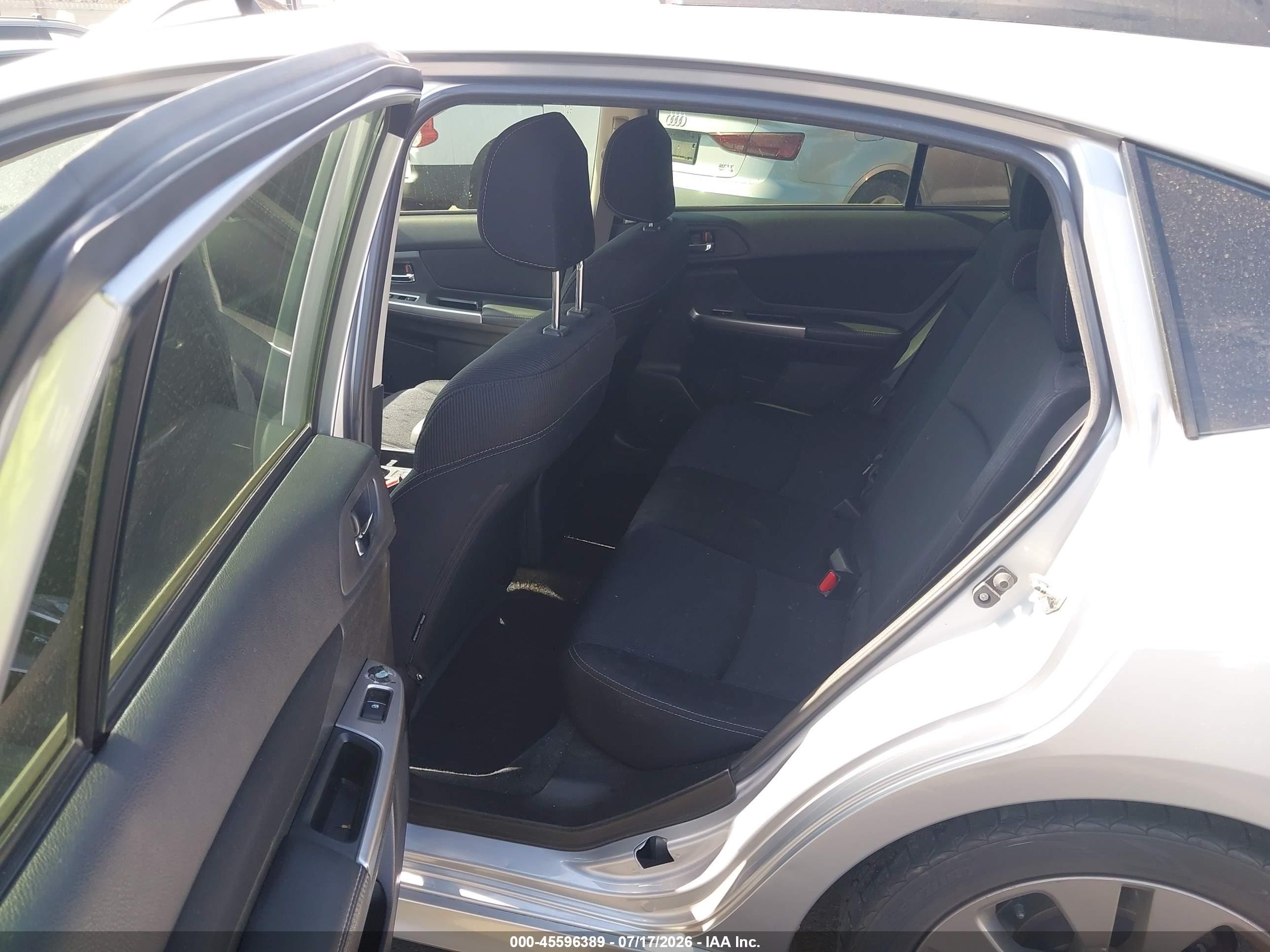 2015 Subaru Impreza 2.0i Sport Premium Серебряный vin: JF1GPAU66FH302889