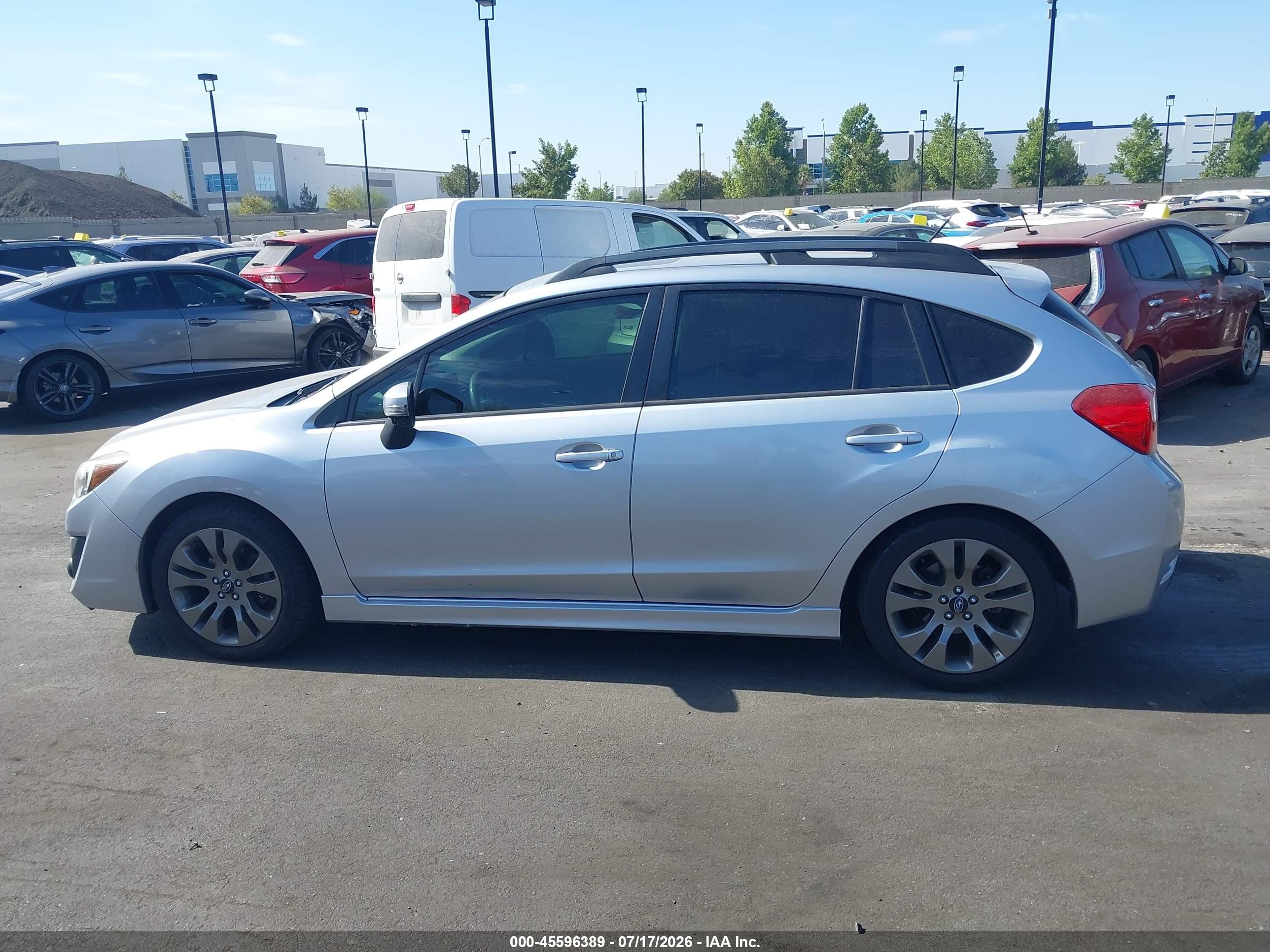 2015 Subaru Impreza 2.0i Sport Premium Серебряный vin: JF1GPAU66FH302889