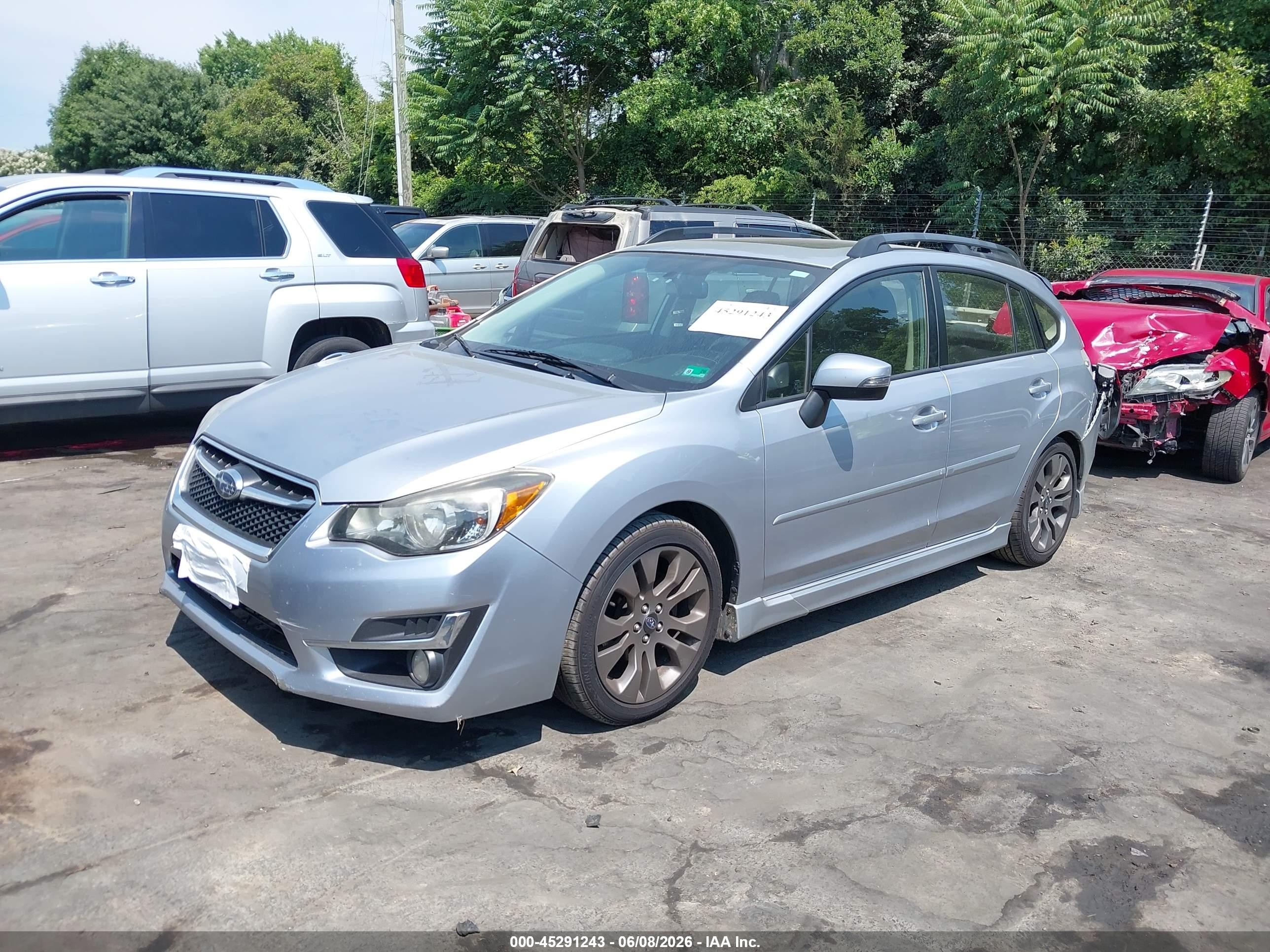 2015 Subaru Impreza 2.0i Sport Limited Silver vin: JF1GPAW60F8232660