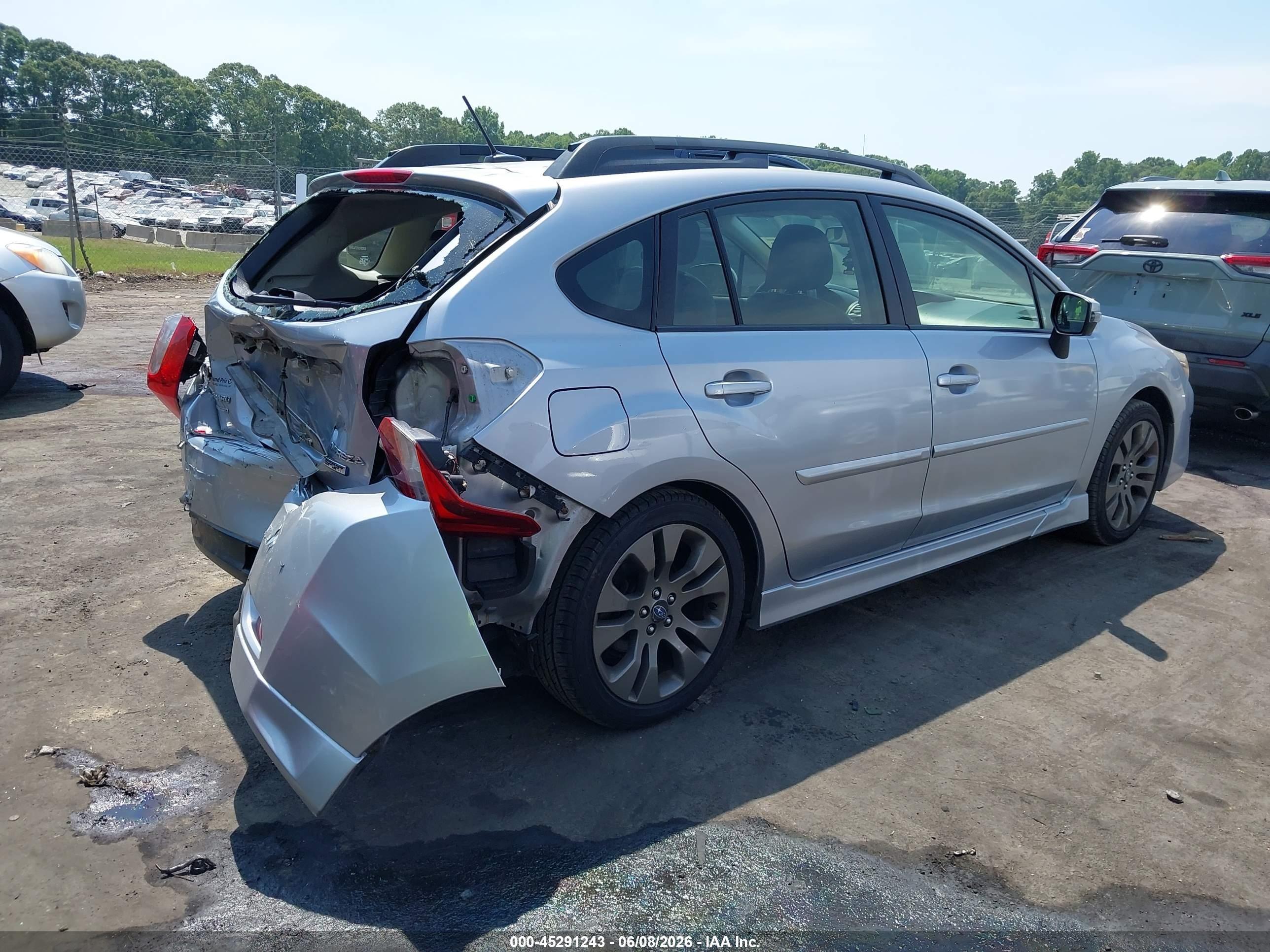 2015 Subaru Impreza 2.0i Sport Limited Silver vin: JF1GPAW60F8232660