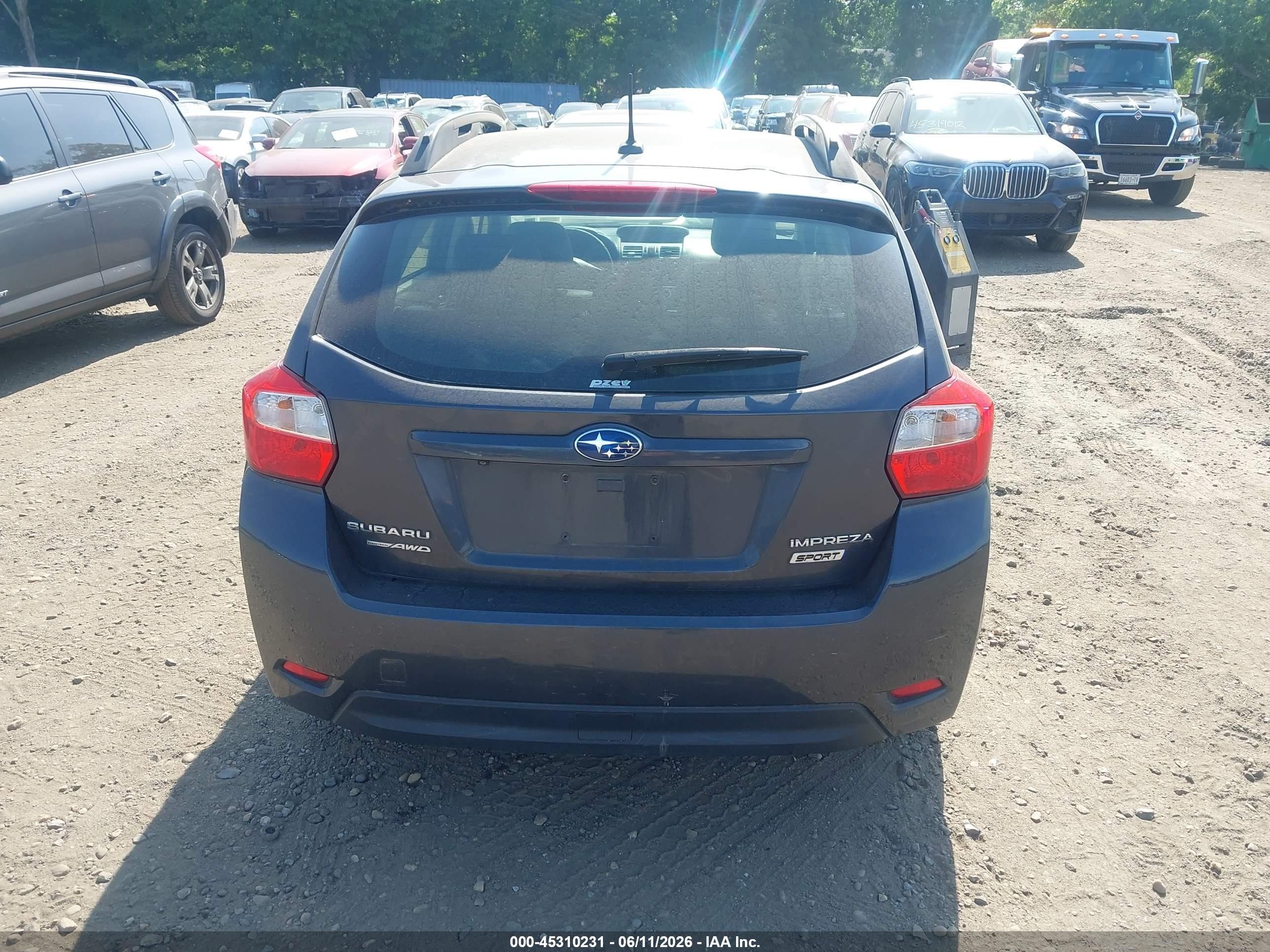 2015 Subaru Impreza 2.0i Sport Limited Gray vin: JF1GPAZ62F8224765