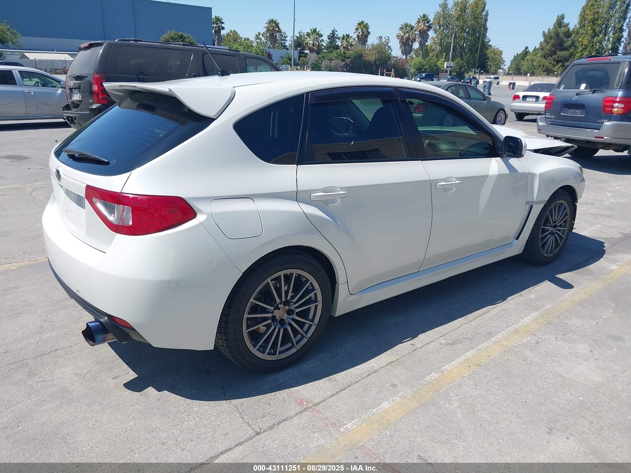 2014 Subaru Impreza Wrx   Белый vin: JF1GR7E63EG242957