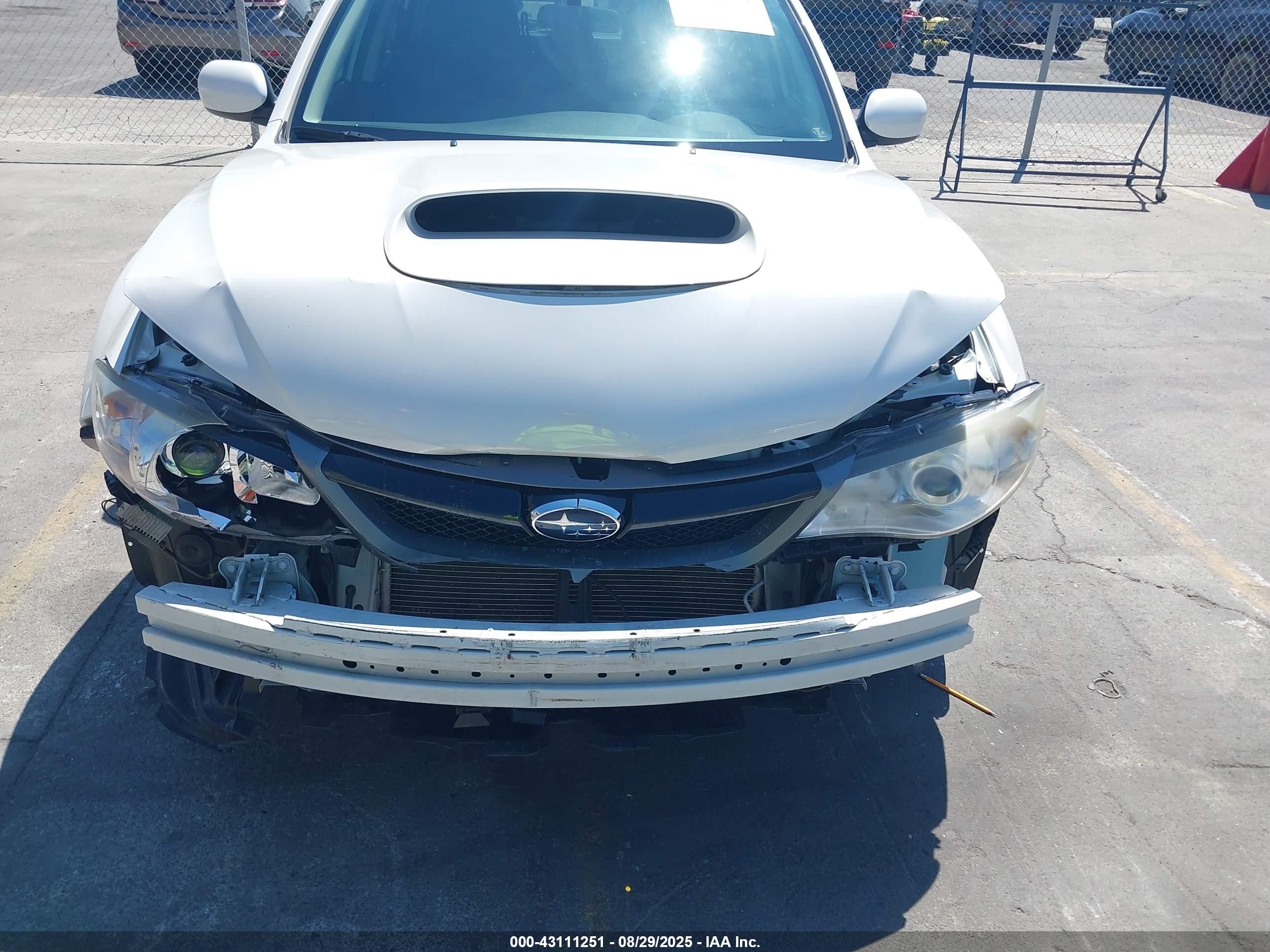 2014 Subaru Impreza Wrx   Белый vin: JF1GR7E63EG242957