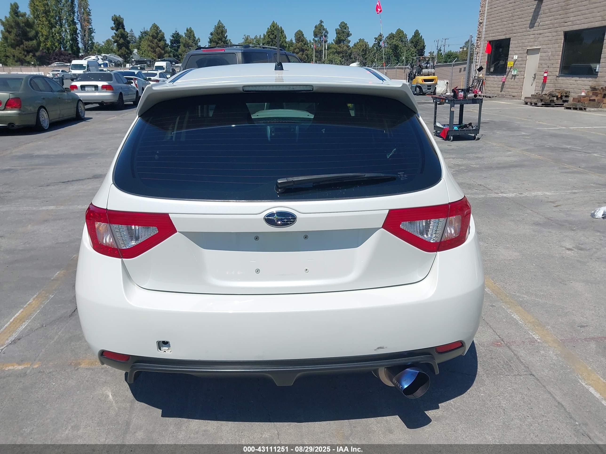 2014 Subaru Impreza Wrx   Белый vin: JF1GR7E63EG242957