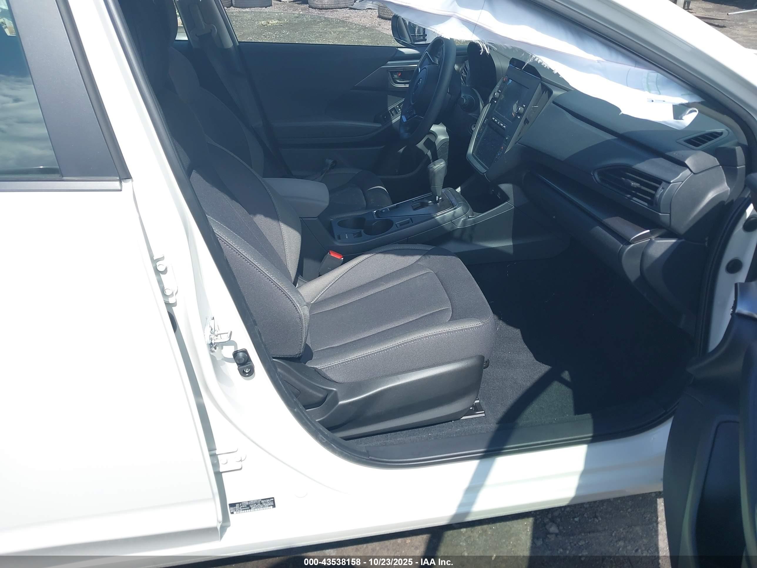 2025 Subaru Impreza Base 5-door White vin: JF1GUABC6S8267220