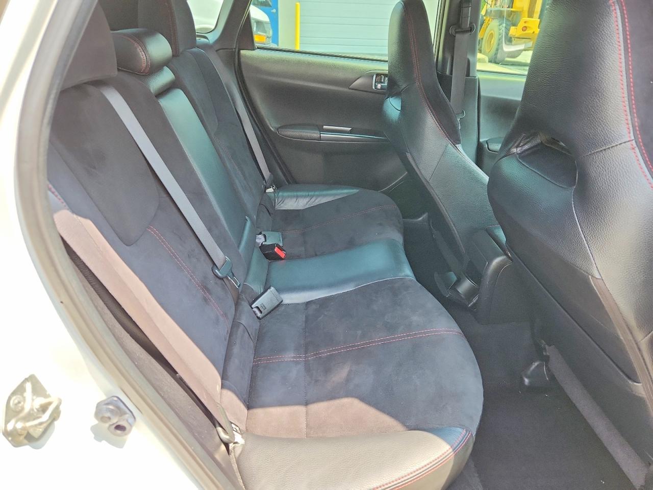 2012 Subaru Impreza Wrx Sti White vin: JF1GV8J68CL013976