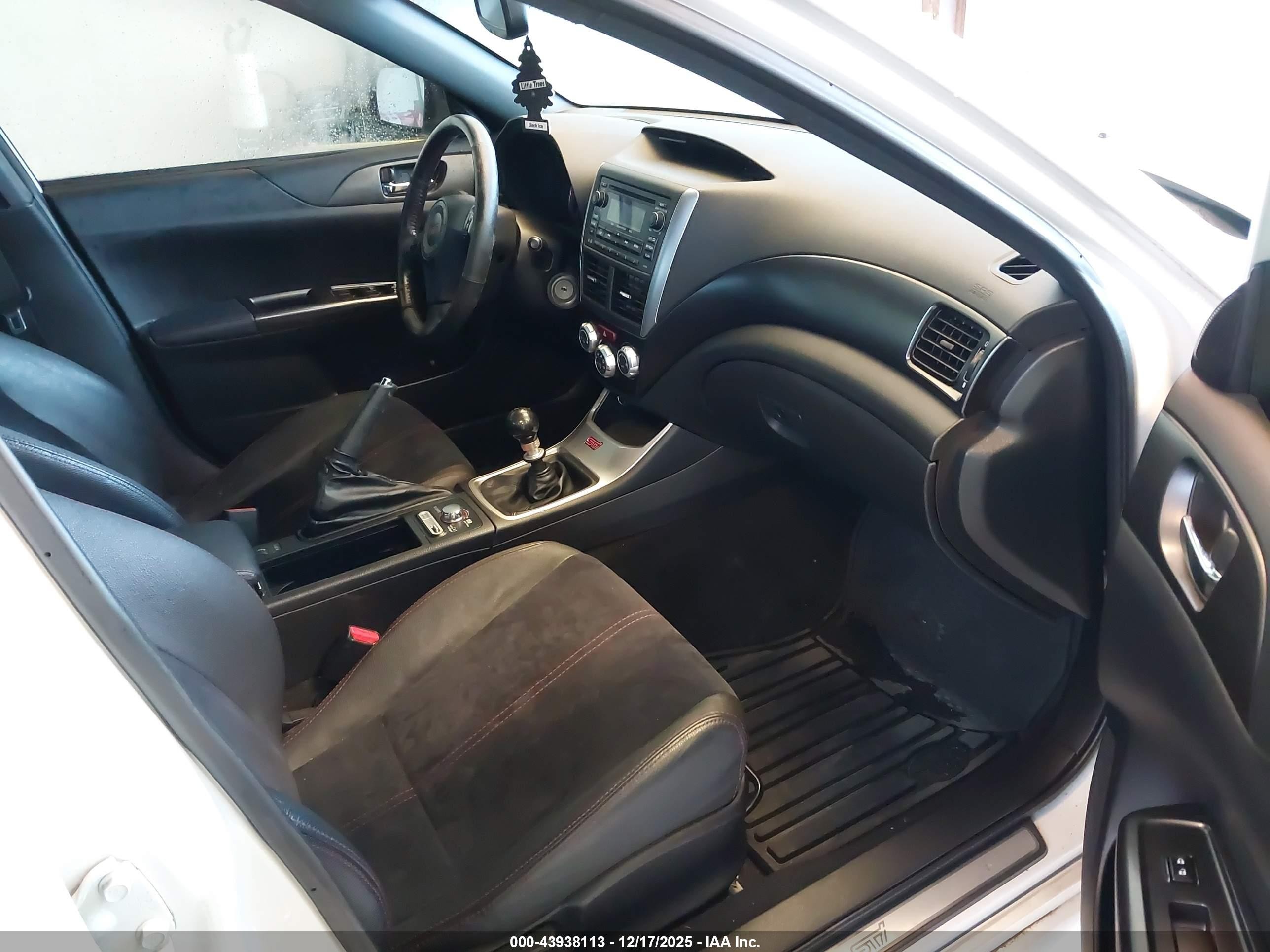 2012 Subaru Impreza Wrx   White vin: JF1GV8J6XCL023215