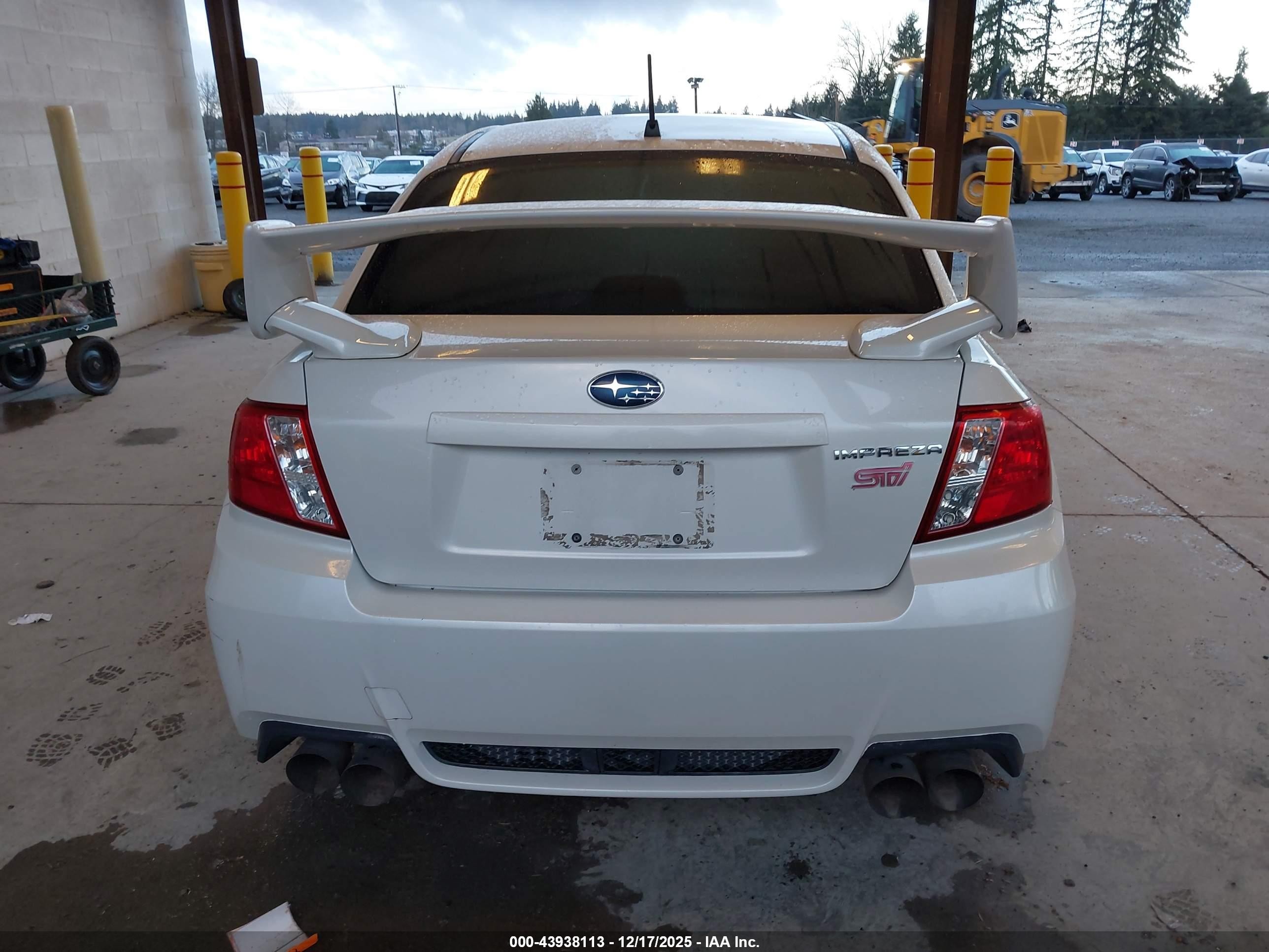 2012 Subaru Impreza Wrx   White vin: JF1GV8J6XCL023215