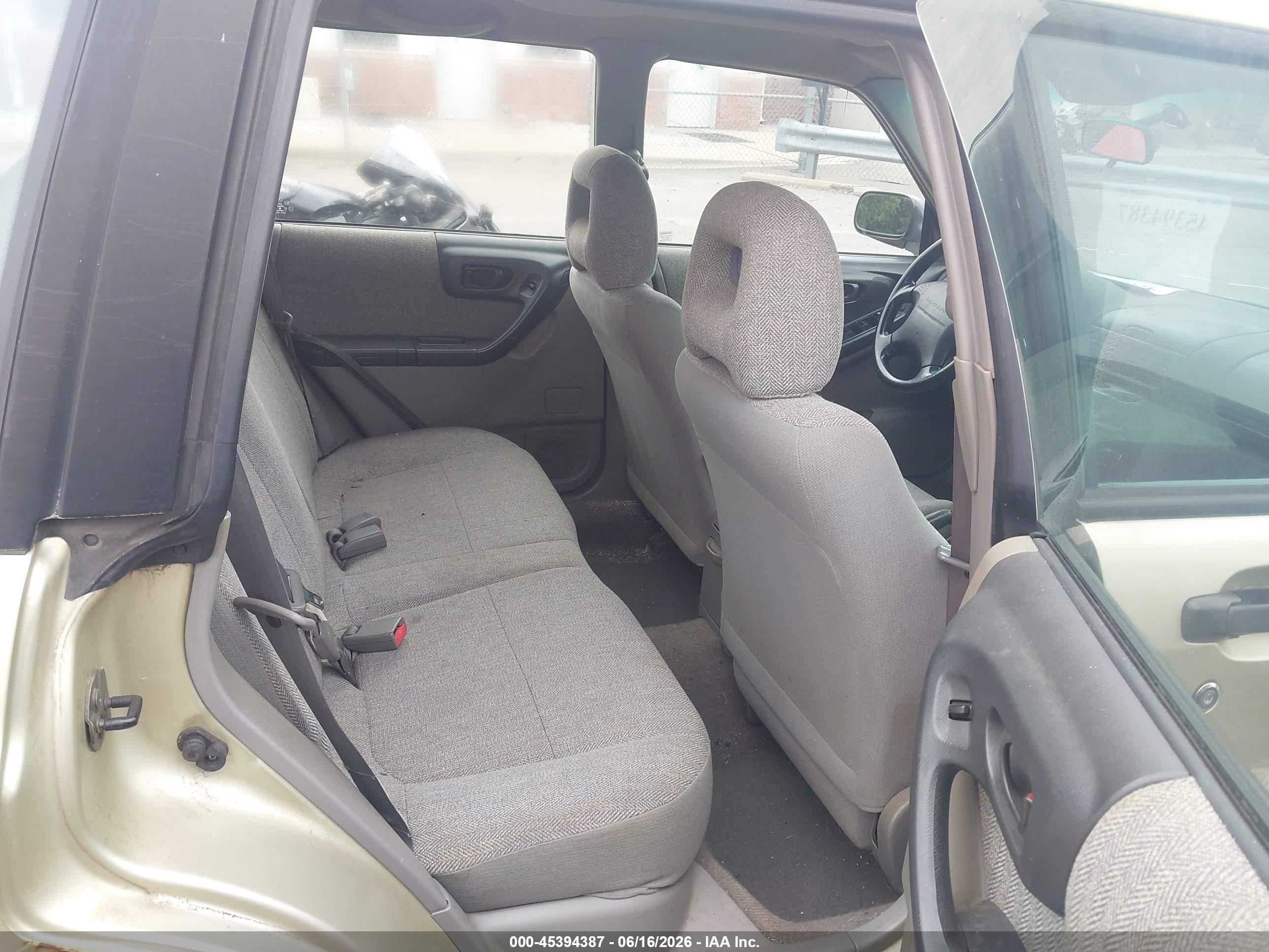 2001 Subaru Forester L Beige vin: JF1SF63501G750532