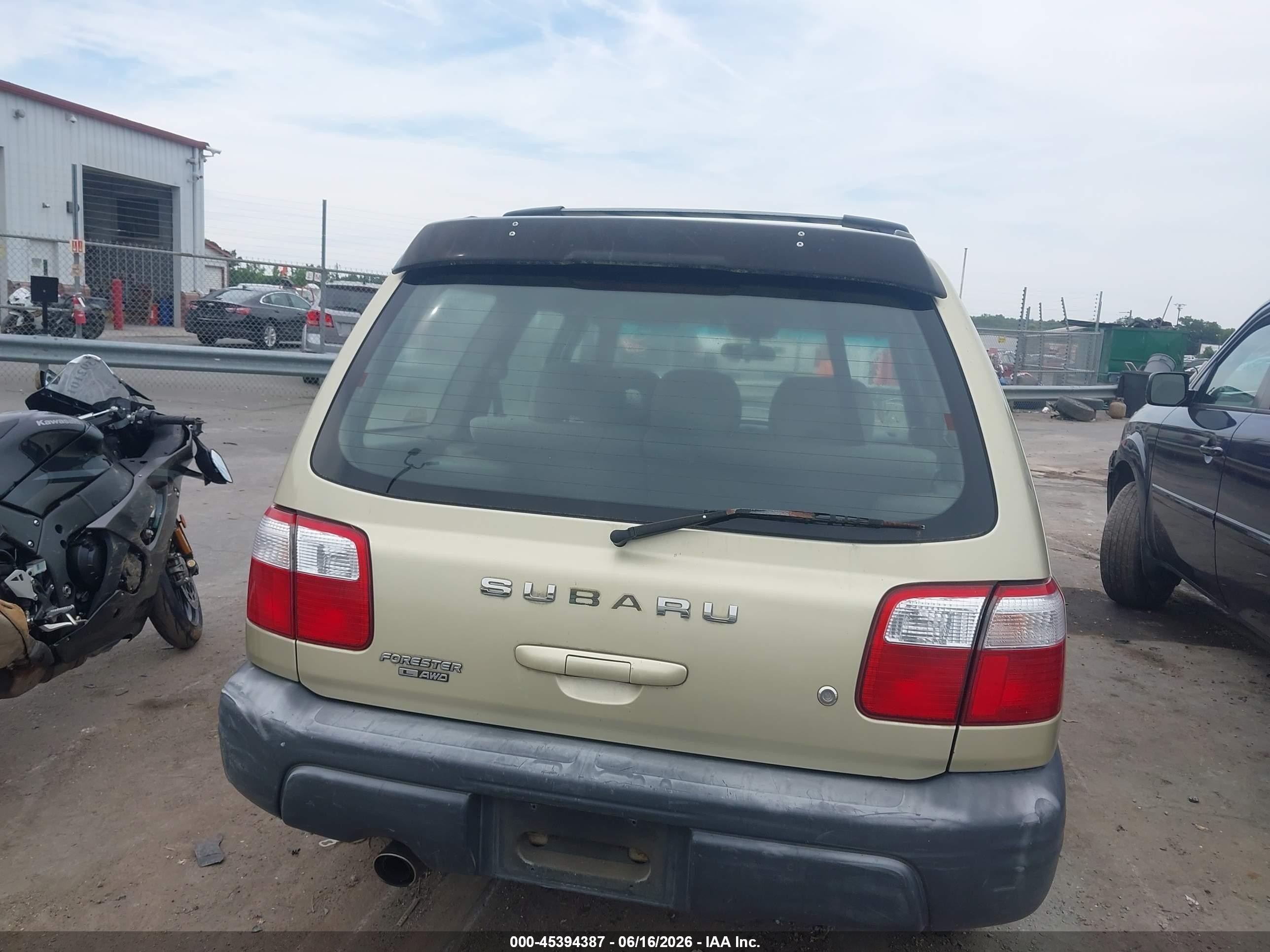 2001 Subaru Forester L Beige vin: JF1SF63501G750532