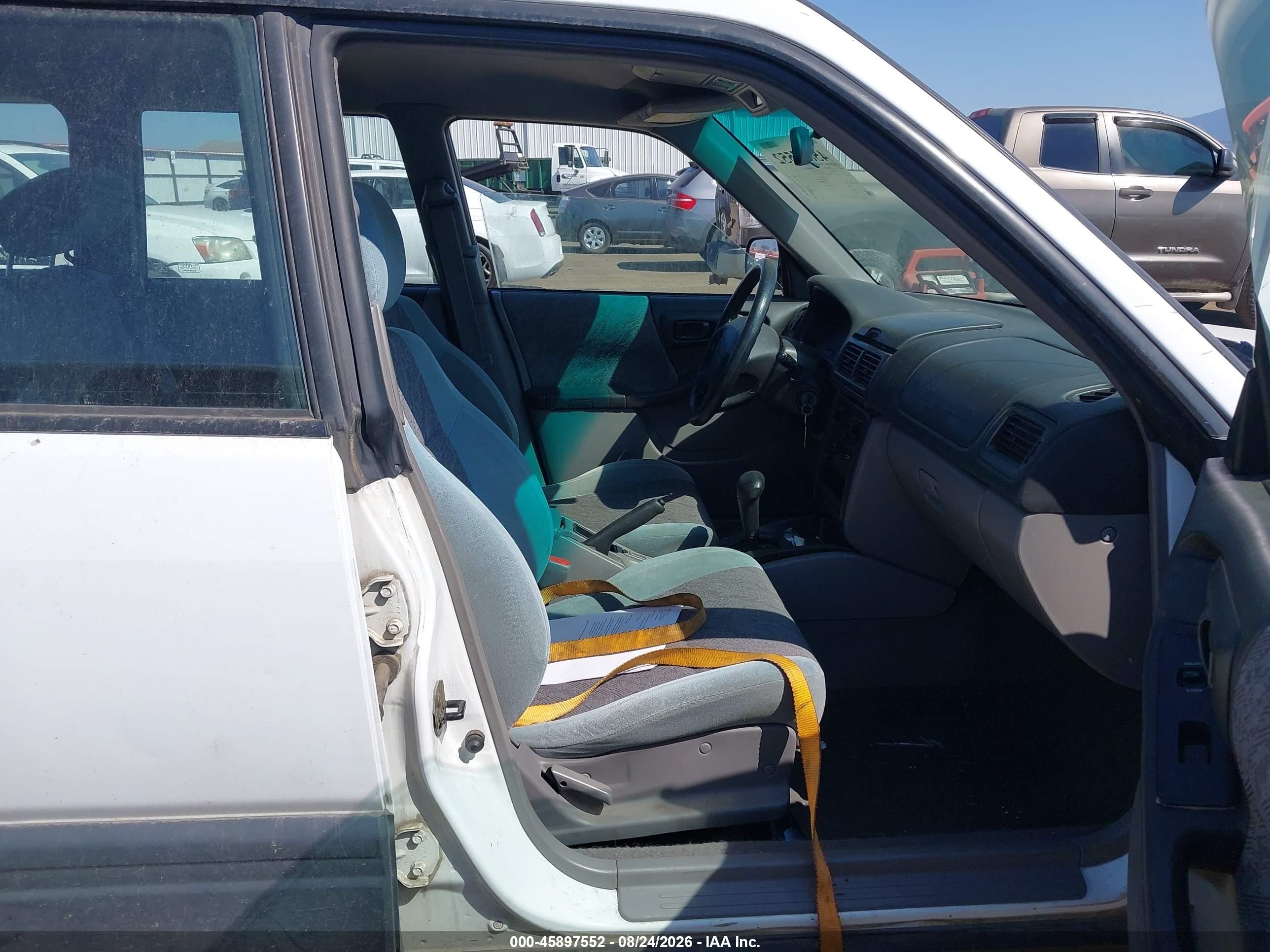 1999 Subaru Forester L Белый vin: JF1SF6350XH718215