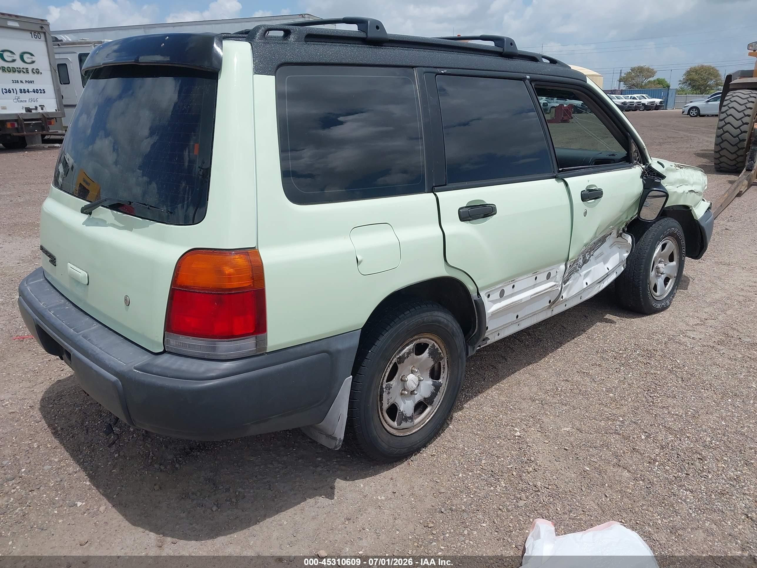2000 Subaru Forester L Зеленый vin: JF1SF6350YH730768