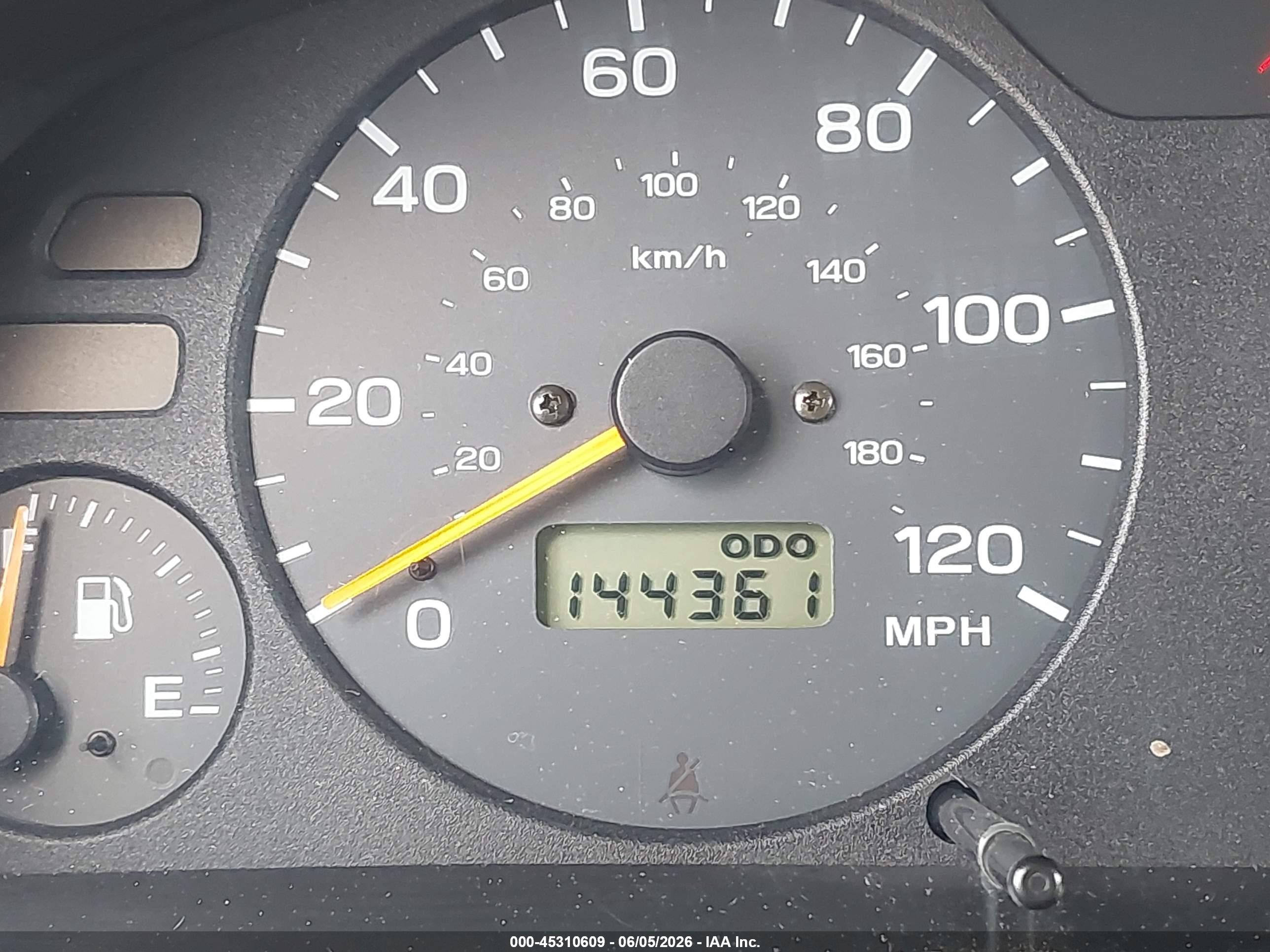 2000 Subaru Forester L Зеленый vin: JF1SF6350YH730768