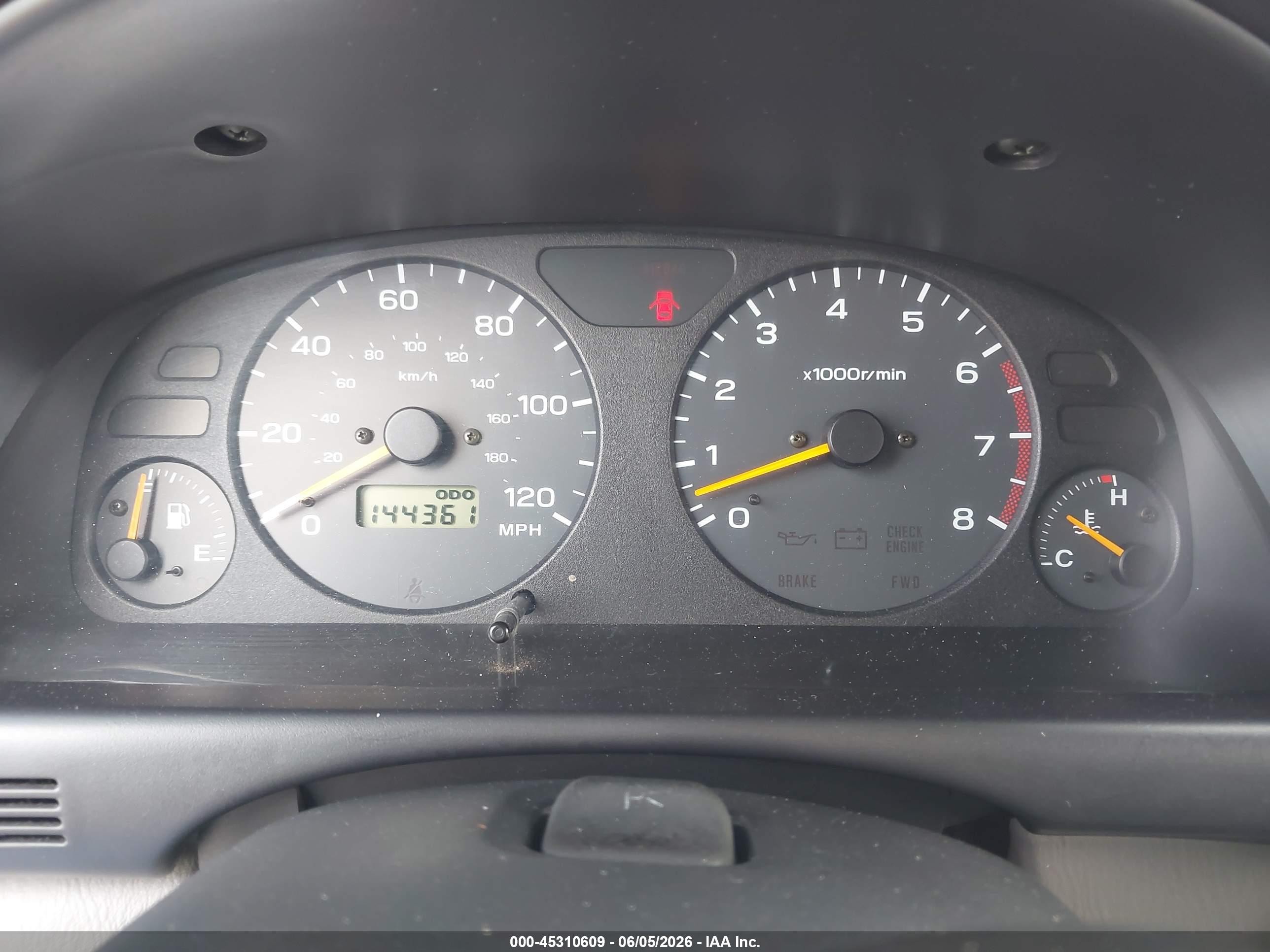 2000 Subaru Forester L Зеленый vin: JF1SF6350YH730768