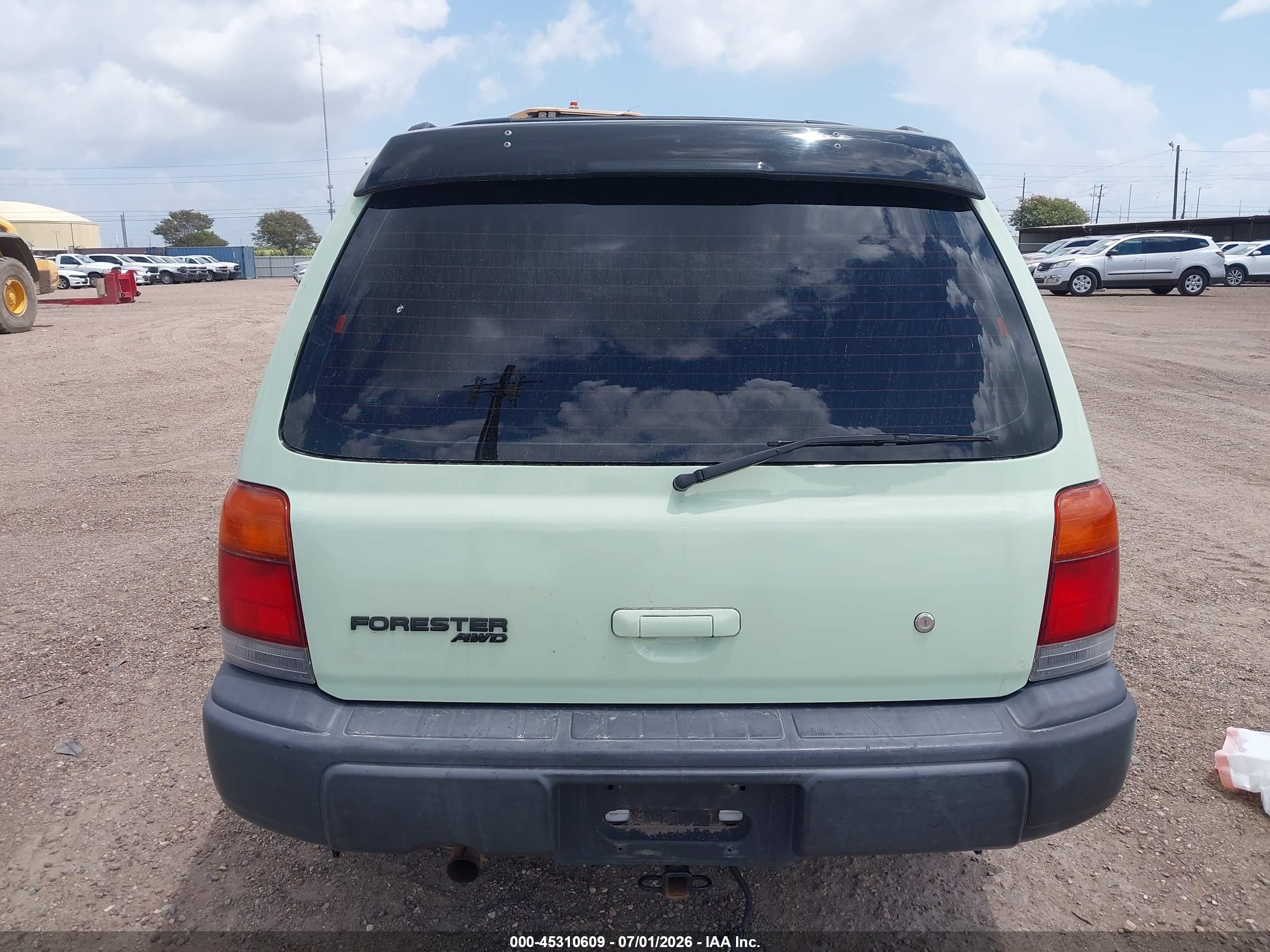 2000 Subaru Forester L Зеленый vin: JF1SF6350YH730768