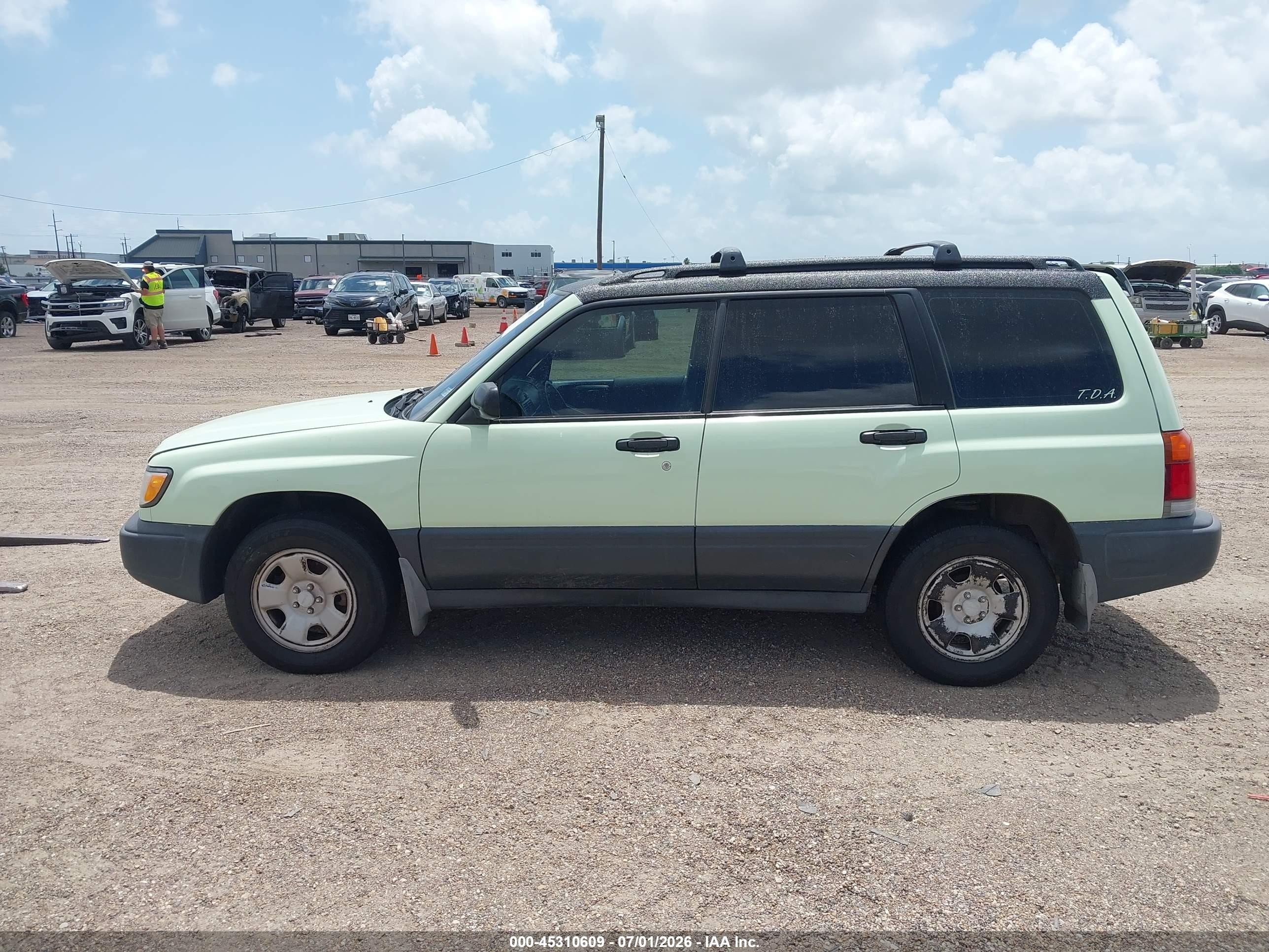 2000 Subaru Forester L Зеленый vin: JF1SF6350YH730768