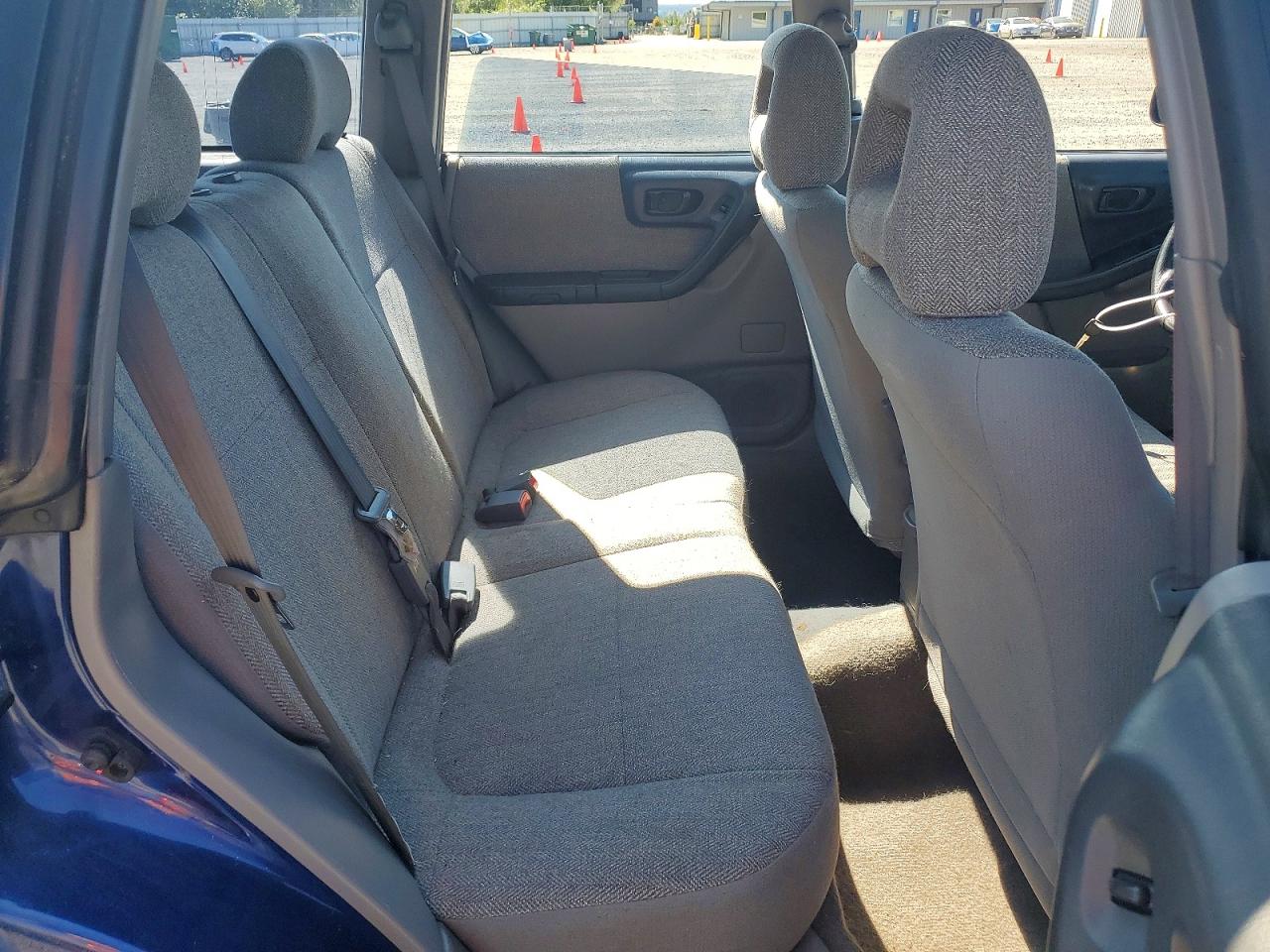 2001 Subaru Forester L Blue vin: JF1SF63511H705884